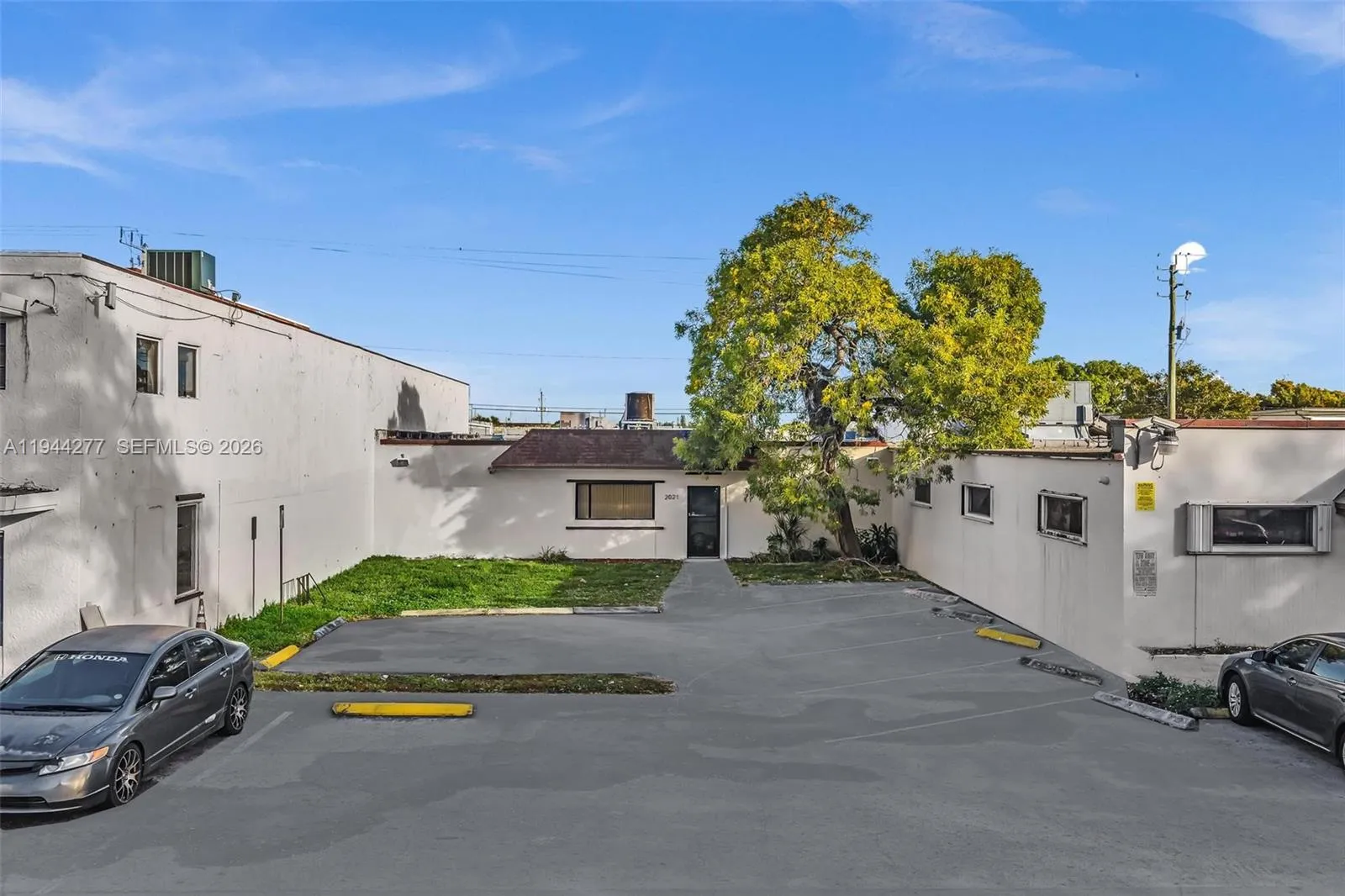 2021 Coolidge St 105, Hollywood, Florida 33020, Hollywood, Florida 33020, ,Commercial Lease,For Rent,2021 Coolidge St 105, Hollywood, Florida 33020,A11944277