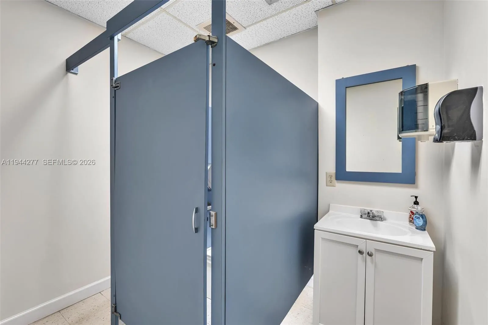 2021 Coolidge St 105, Hollywood, Florida 33020, Hollywood, Florida 33020, ,Commercial Lease,For Rent,2021 Coolidge St 105, Hollywood, Florida 33020,A11944277