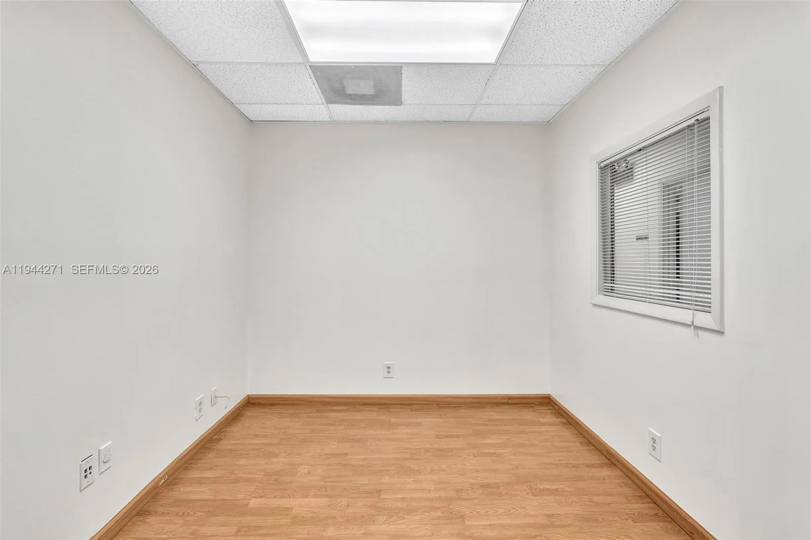 2021 Coolidge St 103, Hollywood, Florida 33020, Hollywood, Florida 33020, ,Commercial Lease,For Rent,2021 Coolidge St 103, Hollywood, Florida 33020,A11944271