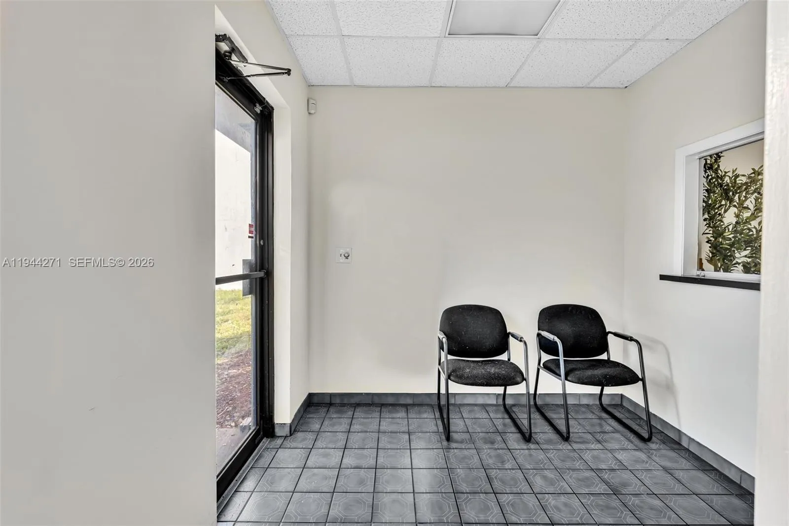 2021 Coolidge St 103, Hollywood, Florida 33020, Hollywood, Florida 33020, ,Commercial Lease,For Rent,2021 Coolidge St 103, Hollywood, Florida 33020,A11944271