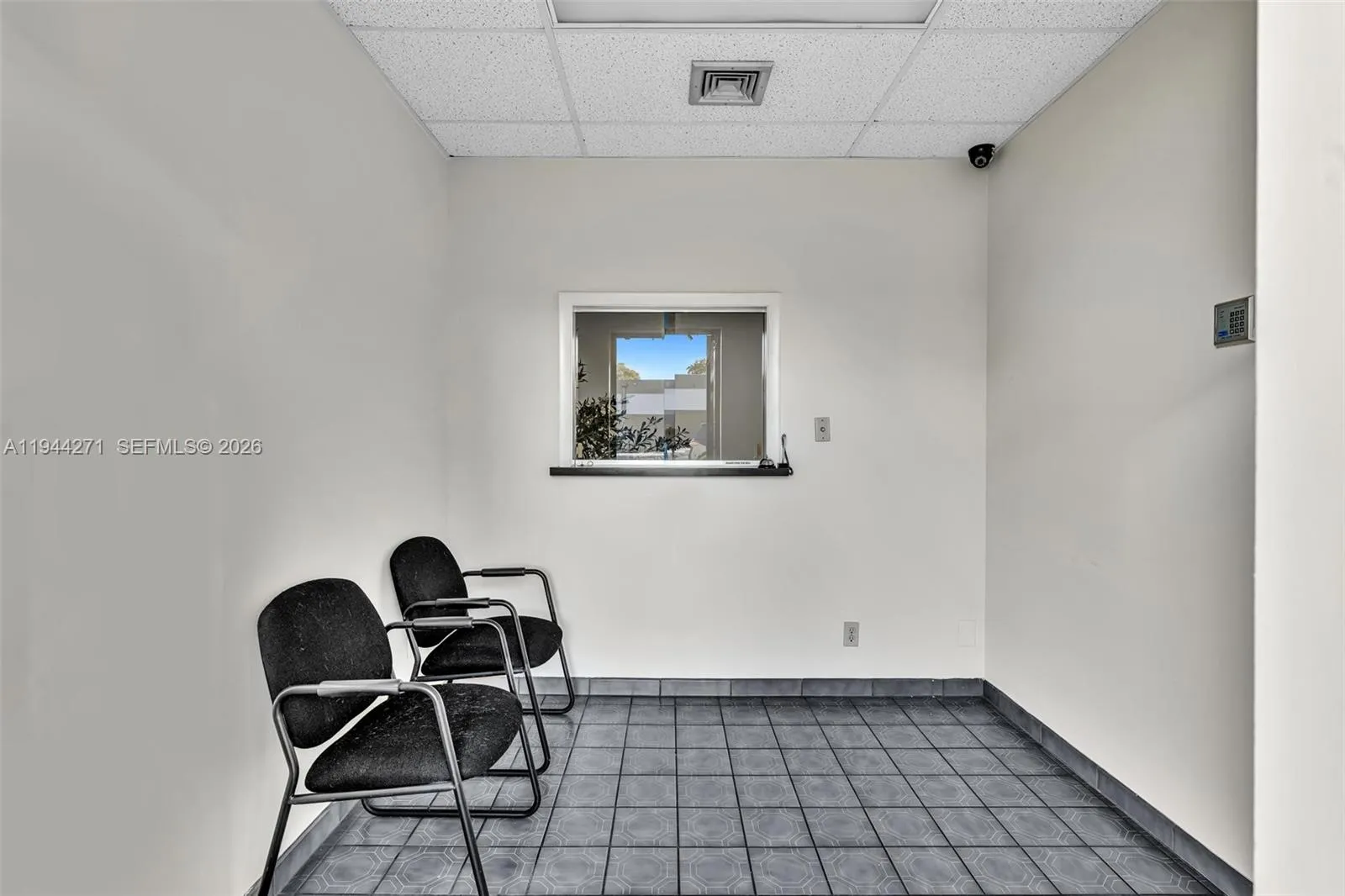 2021 Coolidge St 103, Hollywood, Florida 33020, Hollywood, Florida 33020, ,Commercial Lease,For Rent,2021 Coolidge St 103, Hollywood, Florida 33020,A11944271