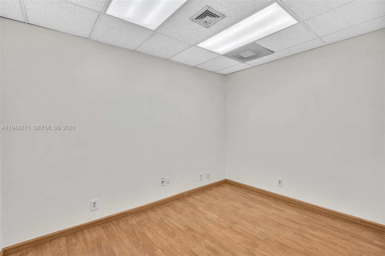 2021 Coolidge St 103, Hollywood, Florida 33020, Hollywood, Florida 33020, ,Commercial Lease,For Rent,2021 Coolidge St 103, Hollywood, Florida 33020,A11944271