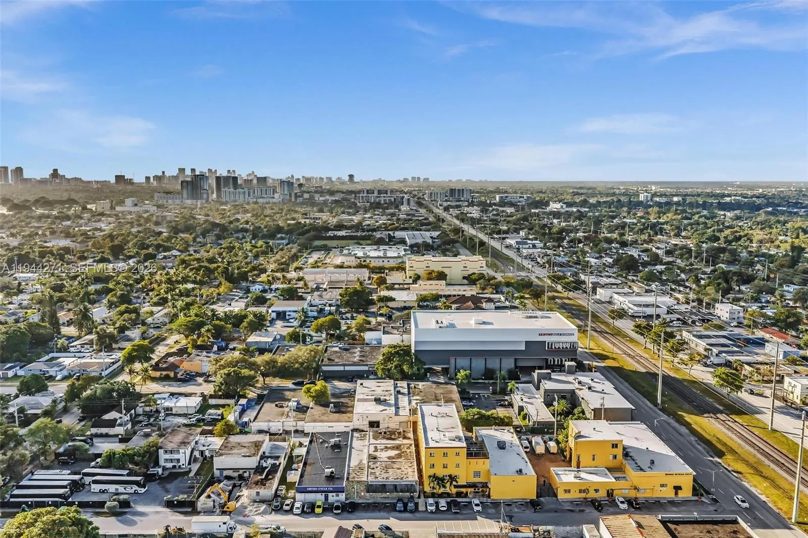 2021 Coolidge St 103, Hollywood, Florida 33020, Hollywood, Florida 33020, ,Commercial Lease,For Rent,2021 Coolidge St 103, Hollywood, Florida 33020,A11944271