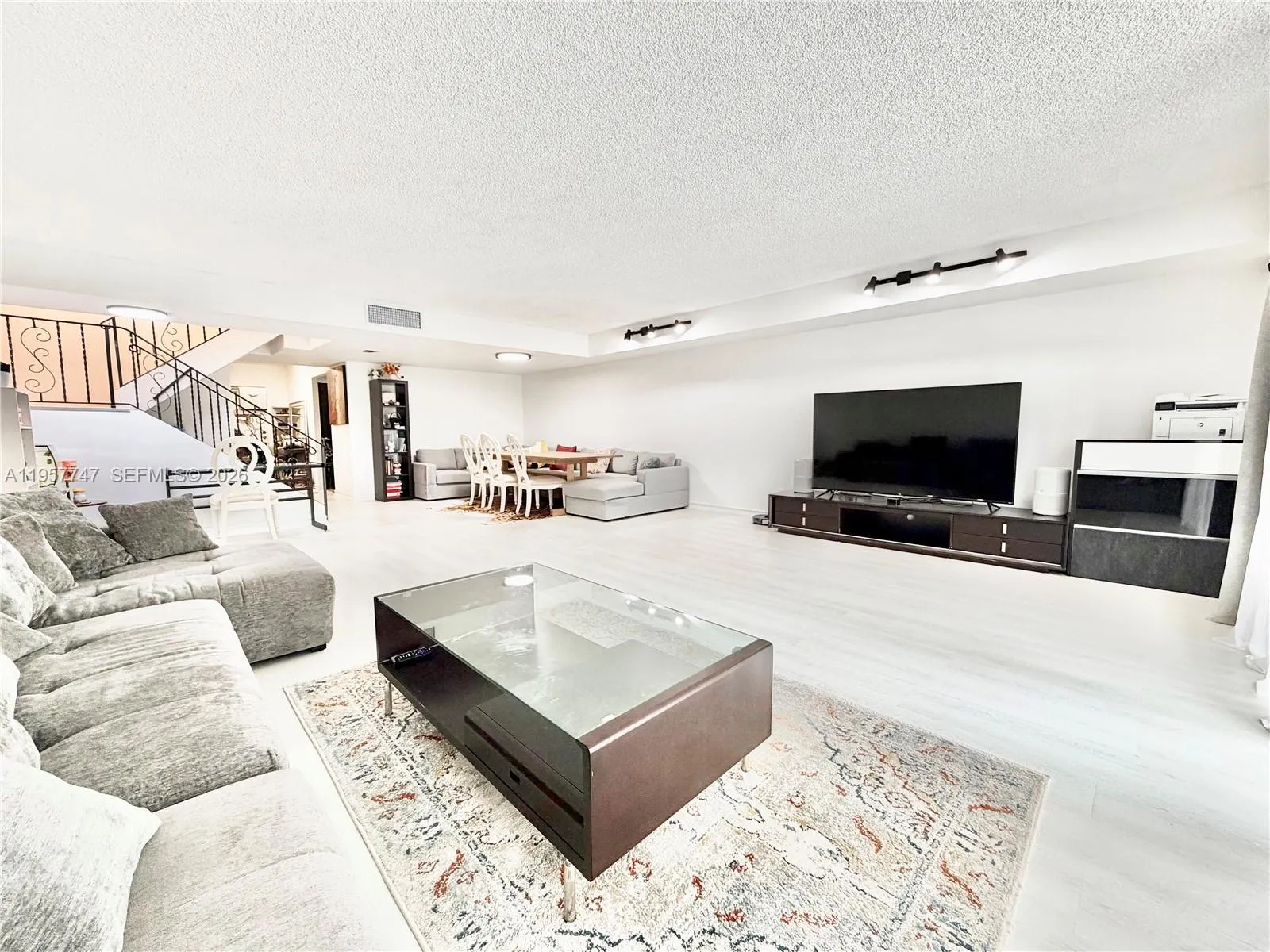 2203 Ne 7th St 14, Hallandale Beach, Florida 33009, Hallandale Beach, Florida 33009, 3 Bedrooms Bedrooms, ,2 BathroomsBathrooms,Residential,For Sale,2203 Ne 7th St 14, Hallandale Beach, Florida 33009,A11957747