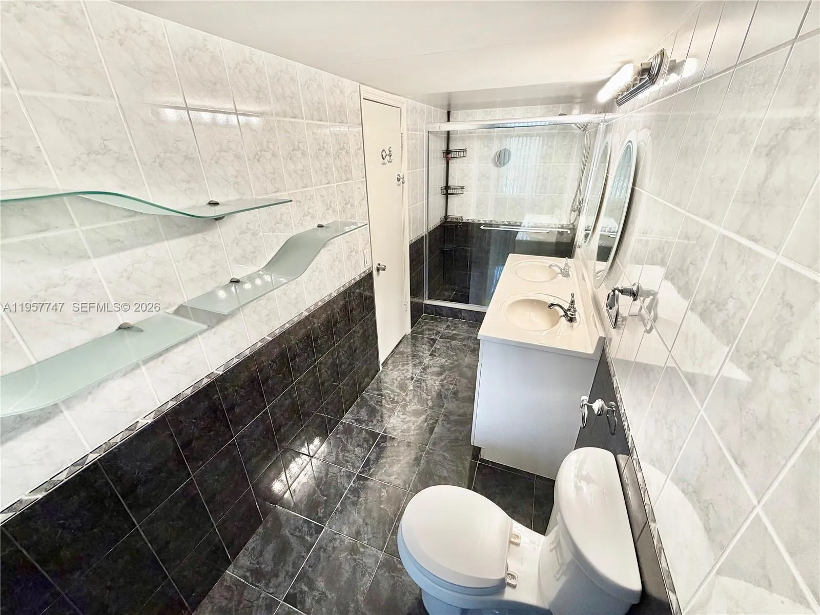 2203 Ne 7th St 14, Hallandale Beach, Florida 33009, Hallandale Beach, Florida 33009, 3 Bedrooms Bedrooms, ,2 BathroomsBathrooms,Residential,For Sale,2203 Ne 7th St 14, Hallandale Beach, Florida 33009,A11957747