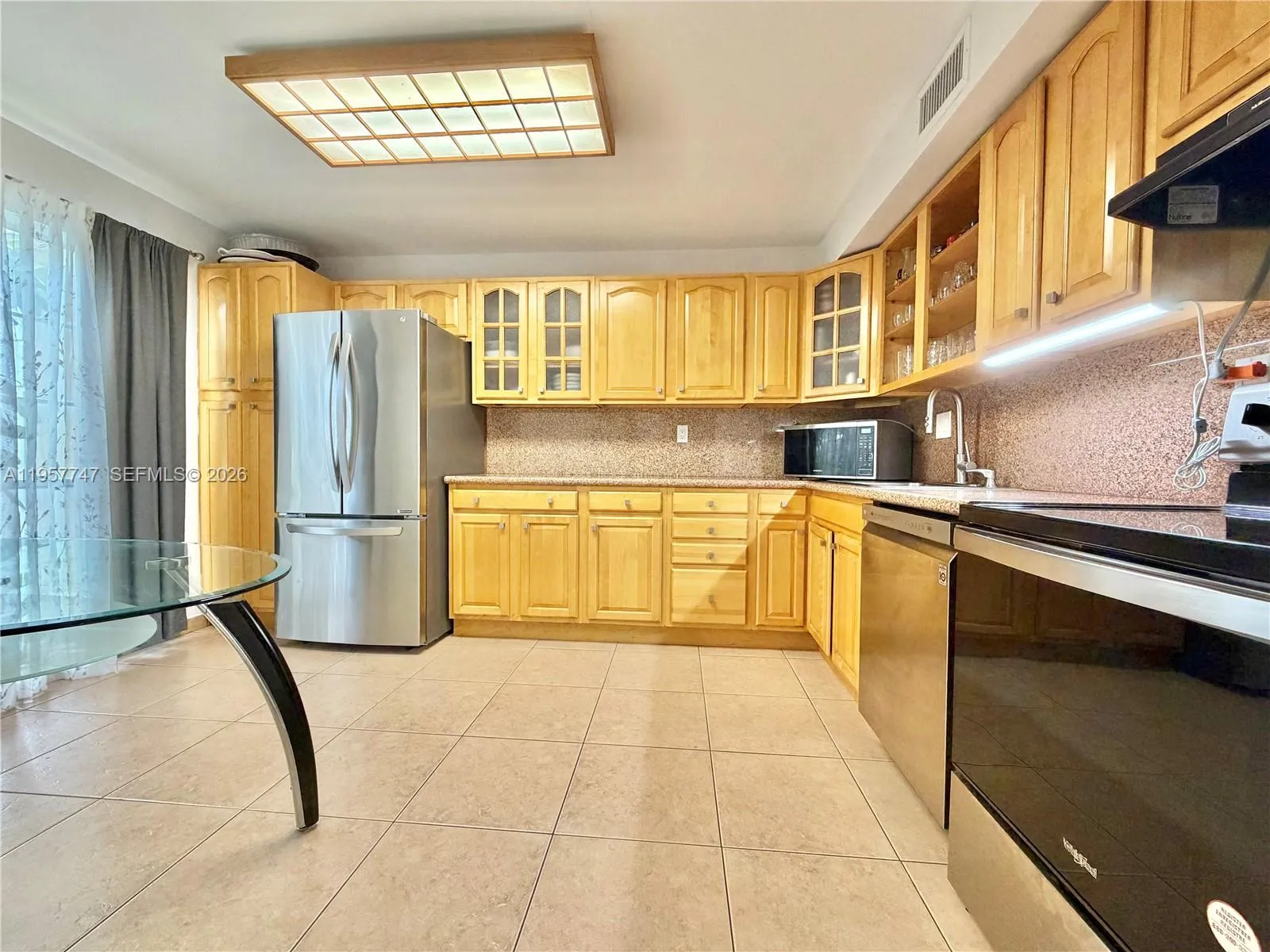 2203 Ne 7th St 14, Hallandale Beach, Florida 33009, Hallandale Beach, Florida 33009, 3 Bedrooms Bedrooms, ,2 BathroomsBathrooms,Residential,For Sale,2203 Ne 7th St 14, Hallandale Beach, Florida 33009,A11957747