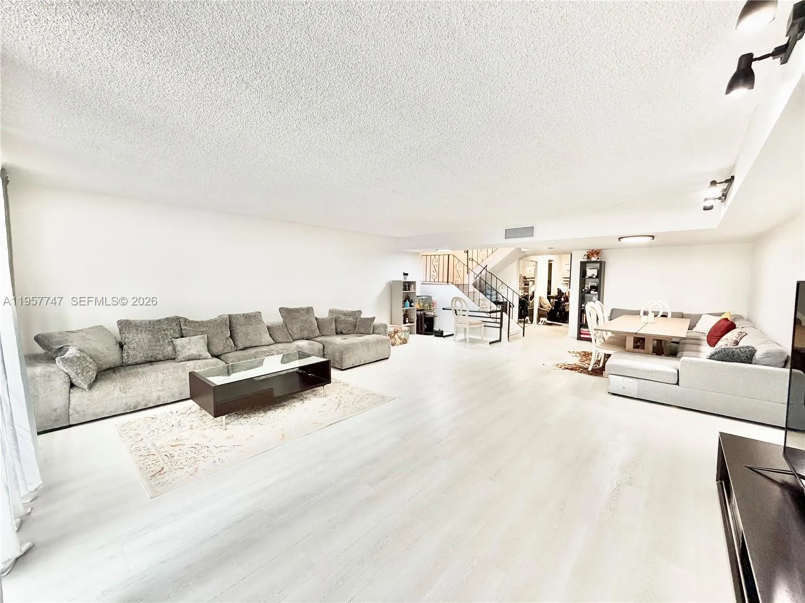 2203 Ne 7th St 14, Hallandale Beach, Florida 33009, Hallandale Beach, Florida 33009, 3 Bedrooms Bedrooms, ,2 BathroomsBathrooms,Residential,For Sale,2203 Ne 7th St 14, Hallandale Beach, Florida 33009,A11957747