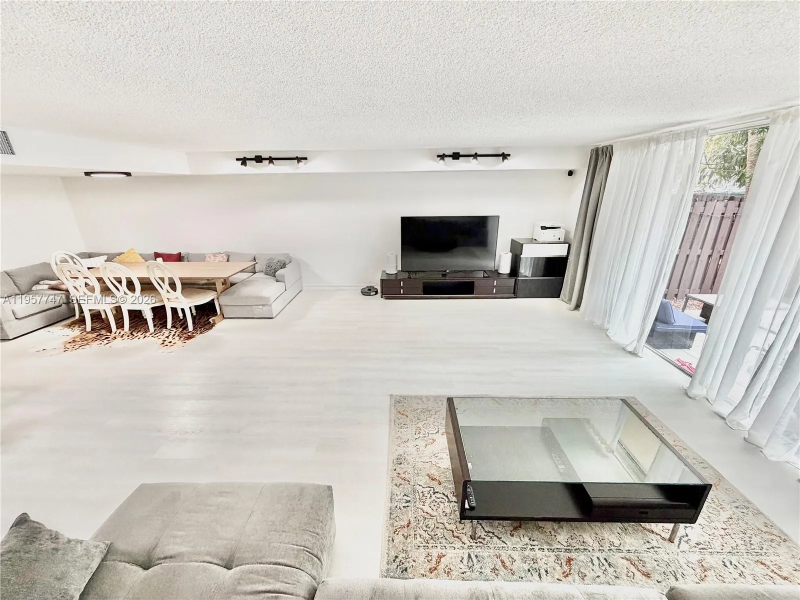 2203 Ne 7th St 14, Hallandale Beach, Florida 33009, Hallandale Beach, Florida 33009, 3 Bedrooms Bedrooms, ,2 BathroomsBathrooms,Residential,For Sale,2203 Ne 7th St 14, Hallandale Beach, Florida 33009,A11957747