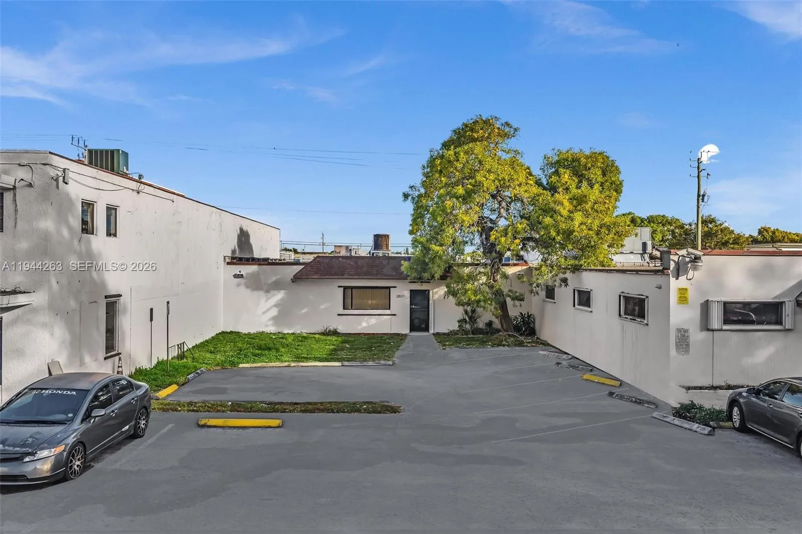 2021 Coolidge St 102, Hollywood, Florida 33020, Hollywood, Florida 33020, ,Commercial Lease,For Rent,2021 Coolidge St 102, Hollywood, Florida 33020,A11944263