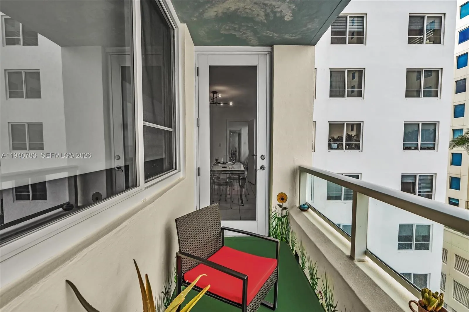 5005 Collins Ave 824, Miami Beach, Florida 33140, Miami Beach, Florida 33140, 3 Bedrooms Bedrooms, ,2 BathroomsBathrooms,Residential,For Sale,5005 Collins Ave 824, Miami Beach, Florida 33140,A11940783