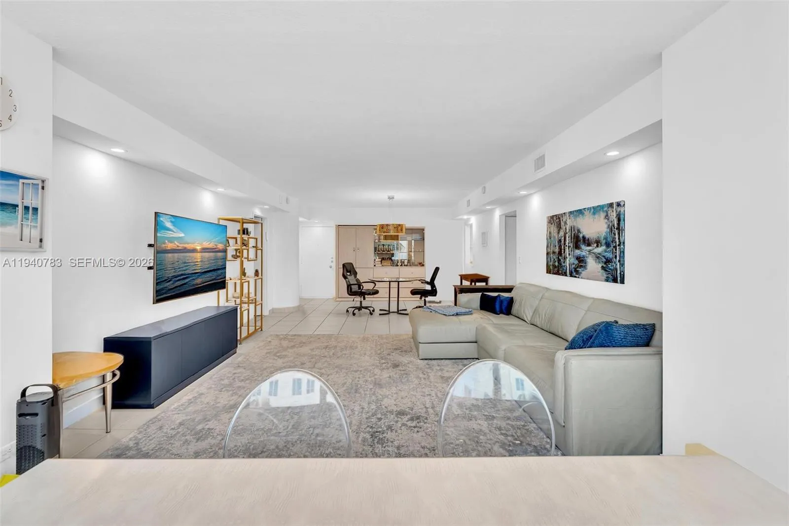 5005 Collins Ave 824, Miami Beach, Florida 33140, Miami Beach, Florida 33140, 3 Bedrooms Bedrooms, ,2 BathroomsBathrooms,Residential,For Sale,5005 Collins Ave 824, Miami Beach, Florida 33140,A11940783