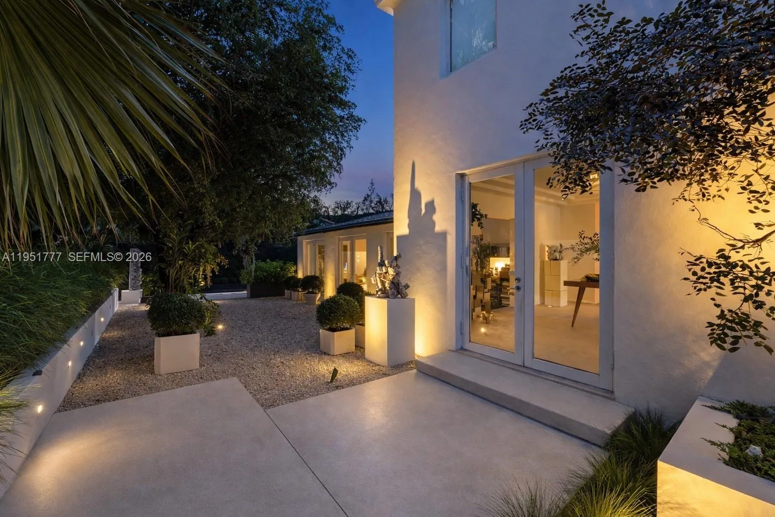 3325 Pine Tree Dr, Miami Beach, Florida 33140, Miami Beach, Florida 33140, 3 Bedrooms Bedrooms, ,3 BathroomsBathrooms,Residential,For Sale,3325 Pine Tree Dr, Miami Beach, Florida 33140,A11951777
