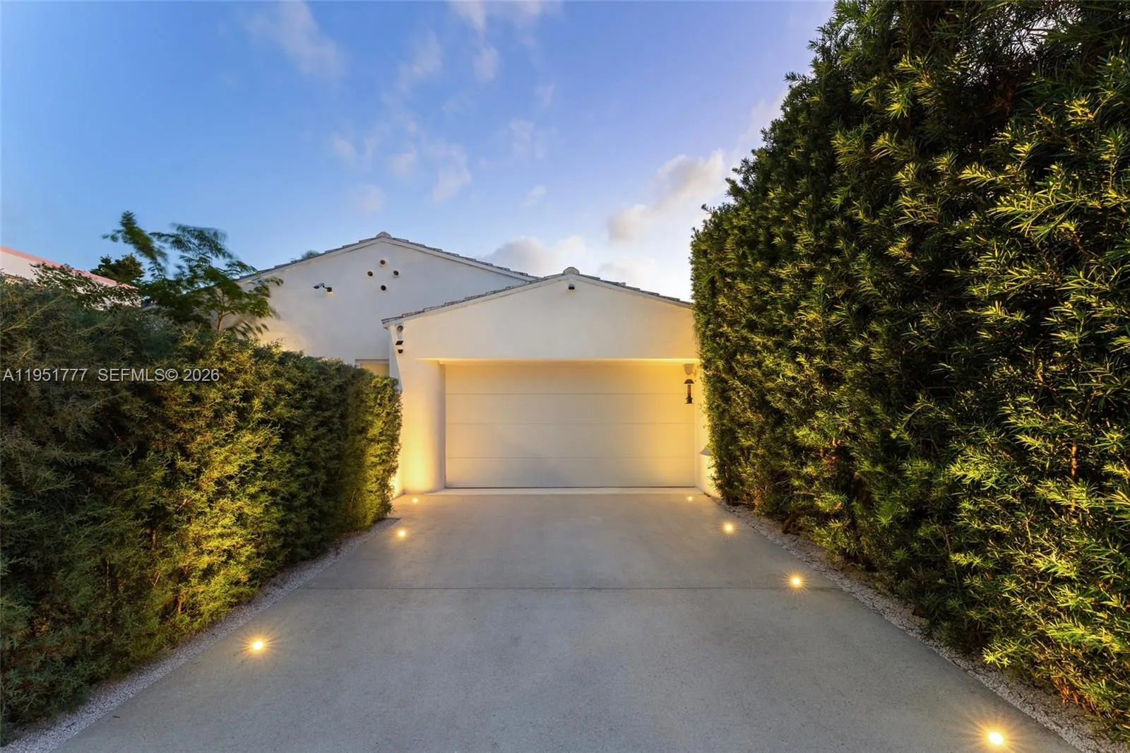3325 Pine Tree Dr, Miami Beach, Florida 33140, Miami Beach, Florida 33140, 3 Bedrooms Bedrooms, ,3 BathroomsBathrooms,Residential,For Sale,3325 Pine Tree Dr, Miami Beach, Florida 33140,A11951777