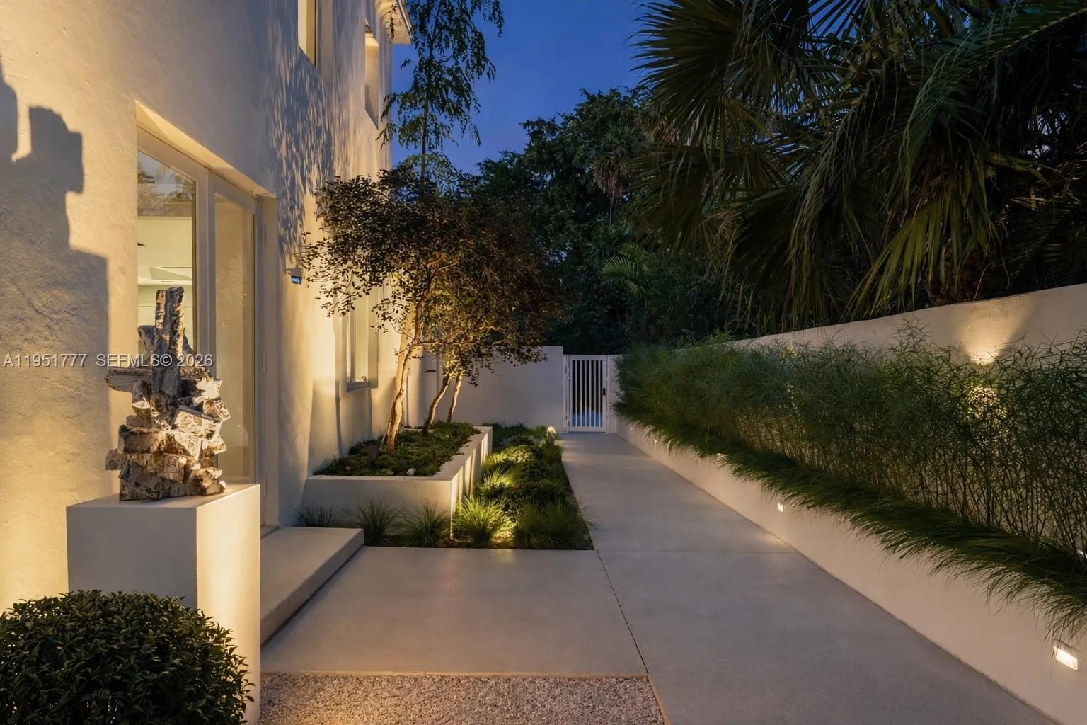 3325 Pine Tree Dr, Miami Beach, Florida 33140, Miami Beach, Florida 33140, 3 Bedrooms Bedrooms, ,3 BathroomsBathrooms,Residential,For Sale,3325 Pine Tree Dr, Miami Beach, Florida 33140,A11951777