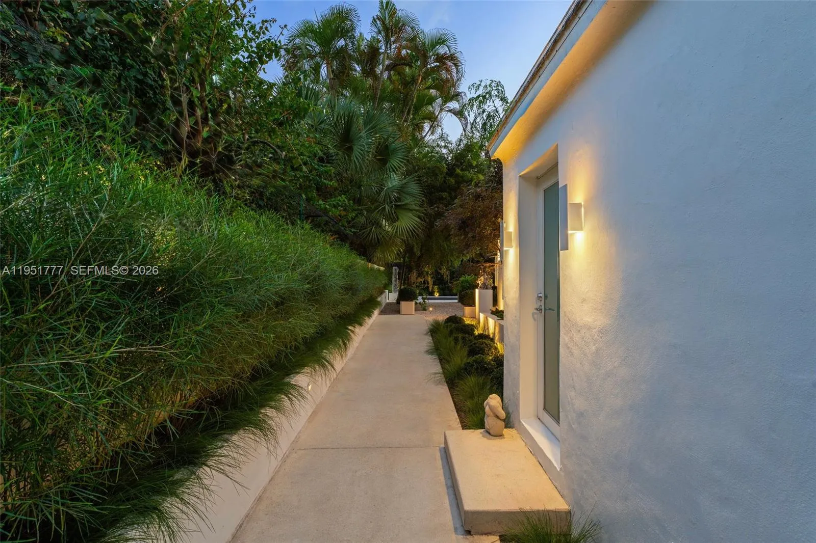 3325 Pine Tree Dr, Miami Beach, Florida 33140, Miami Beach, Florida 33140, 3 Bedrooms Bedrooms, ,3 BathroomsBathrooms,Residential,For Sale,3325 Pine Tree Dr, Miami Beach, Florida 33140,A11951777