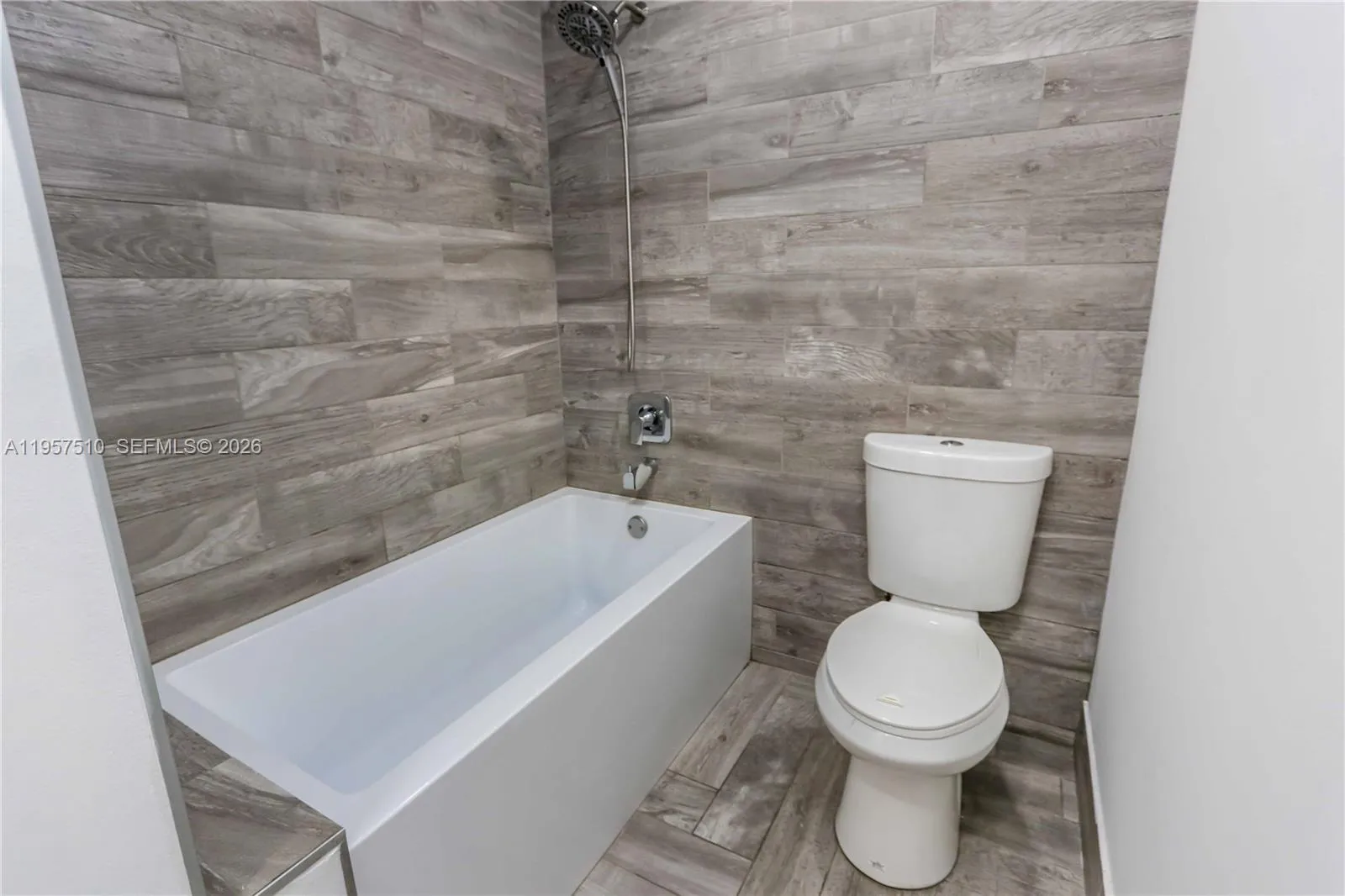 1110 S 14th Ave, Hollywood, Florida 33020, Hollywood, Florida 33020, 5 Bedrooms Bedrooms, ,3 BathroomsBathrooms,Residential,For Sale,1110 S 14th Ave, Hollywood, Florida 33020,A11957510