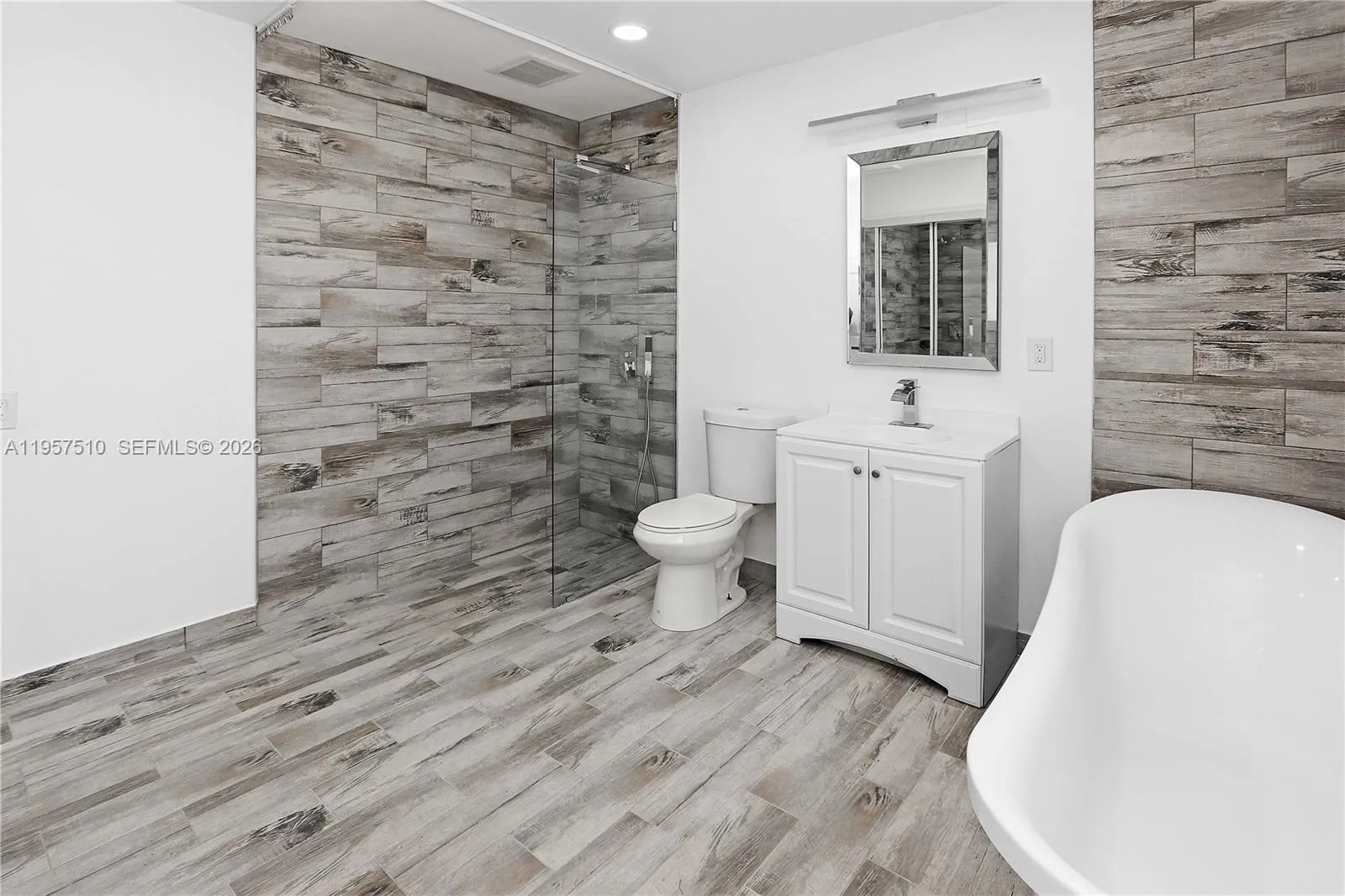 1110 S 14th Ave, Hollywood, Florida 33020, Hollywood, Florida 33020, 5 Bedrooms Bedrooms, ,3 BathroomsBathrooms,Residential,For Sale,1110 S 14th Ave, Hollywood, Florida 33020,A11957510