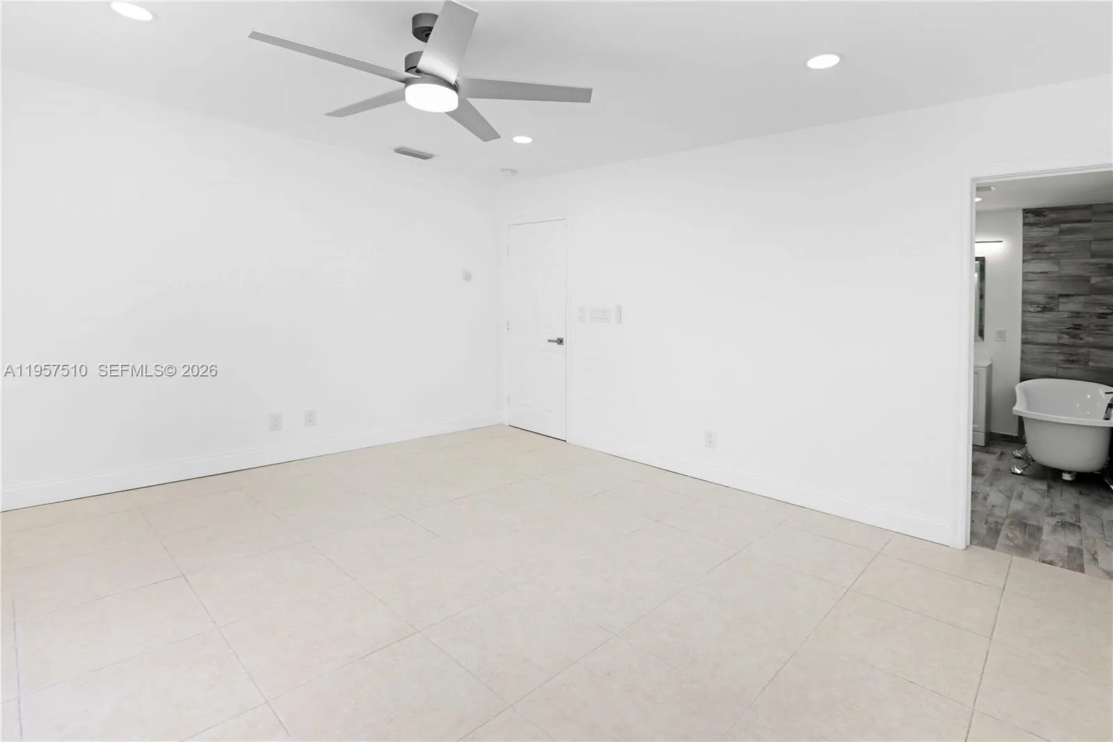 1110 S 14th Ave, Hollywood, Florida 33020, Hollywood, Florida 33020, 5 Bedrooms Bedrooms, ,3 BathroomsBathrooms,Residential,For Sale,1110 S 14th Ave, Hollywood, Florida 33020,A11957510