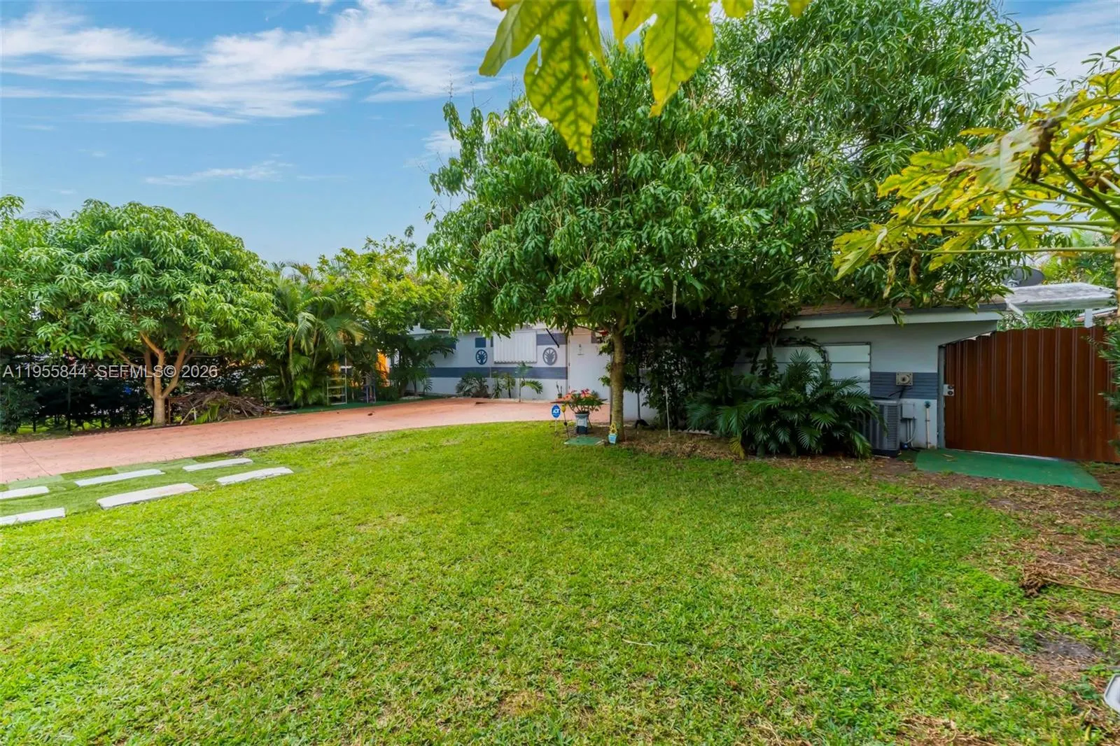 7630 Plantation Blvd, Miramar, Florida 33023, Miramar, Florida 33023, 5 Bedrooms Bedrooms, ,4 BathroomsBathrooms,Residential,For Sale,7630 Plantation Blvd, Miramar, Florida 33023,A11955844