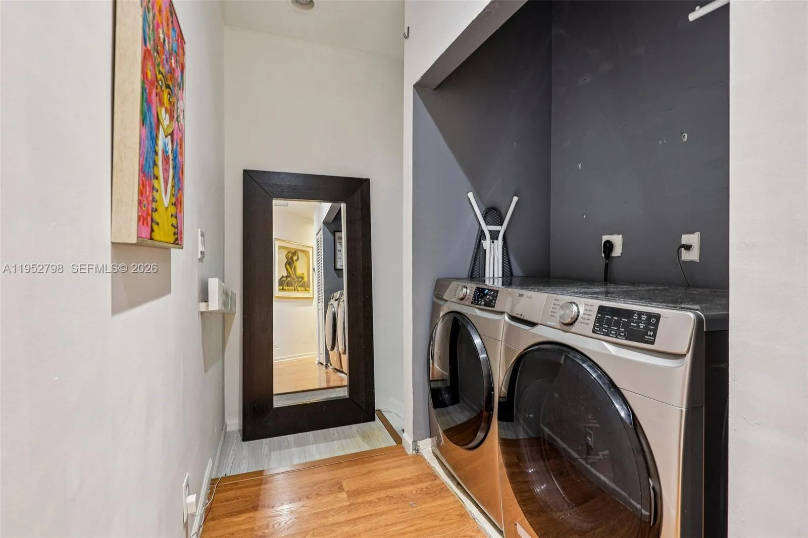 2307 Washington St 5, Hollywood, Florida 33020, Hollywood, Florida 33020, 3 Bedrooms Bedrooms, ,2 BathroomsBathrooms,Residential,For Sale,2307 Washington St 5, Hollywood, Florida 33020,A11952798