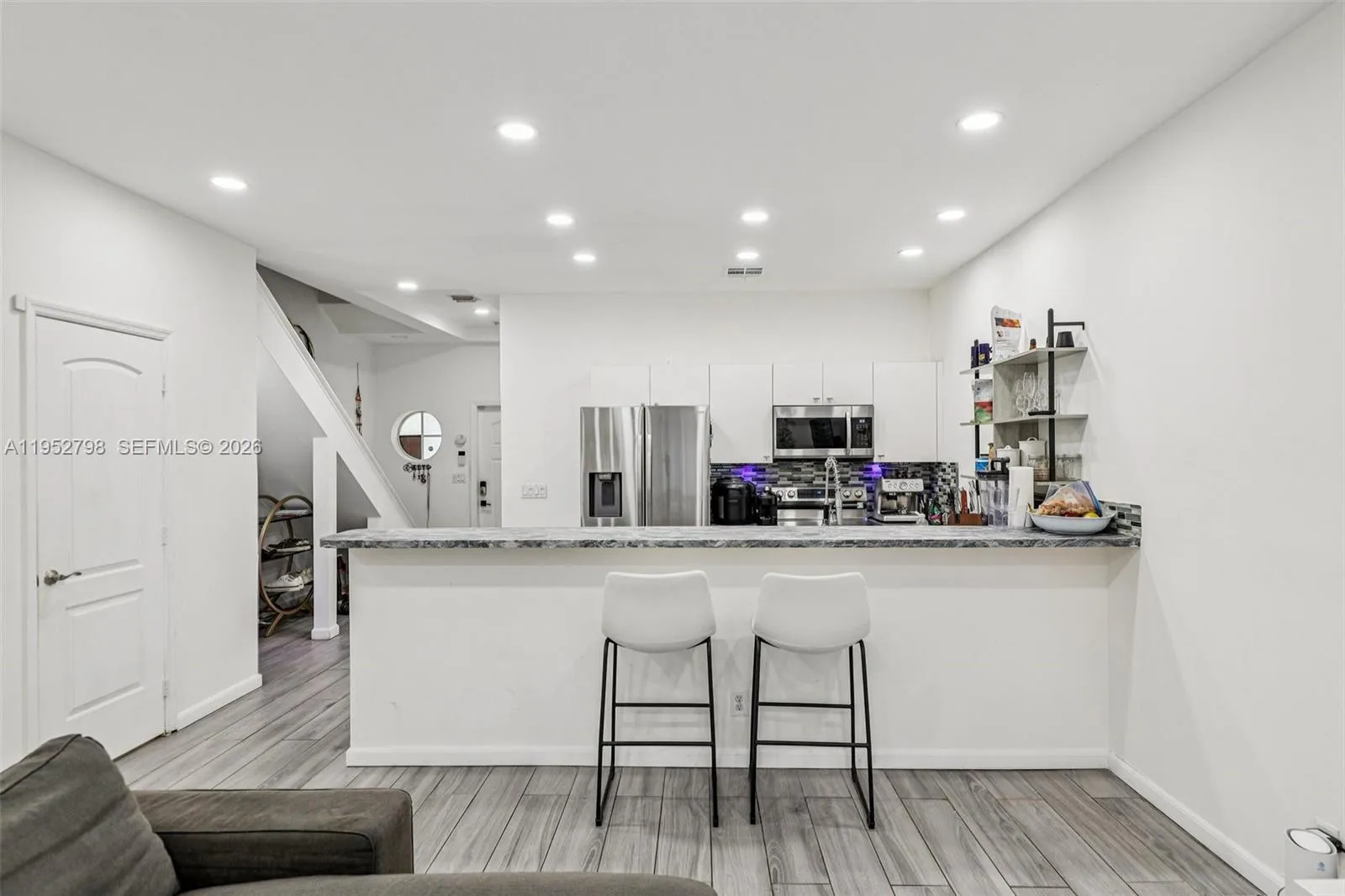 2307 Washington St 5, Hollywood, Florida 33020, Hollywood, Florida 33020, 3 Bedrooms Bedrooms, ,2 BathroomsBathrooms,Residential,For Sale,2307 Washington St 5, Hollywood, Florida 33020,A11952798