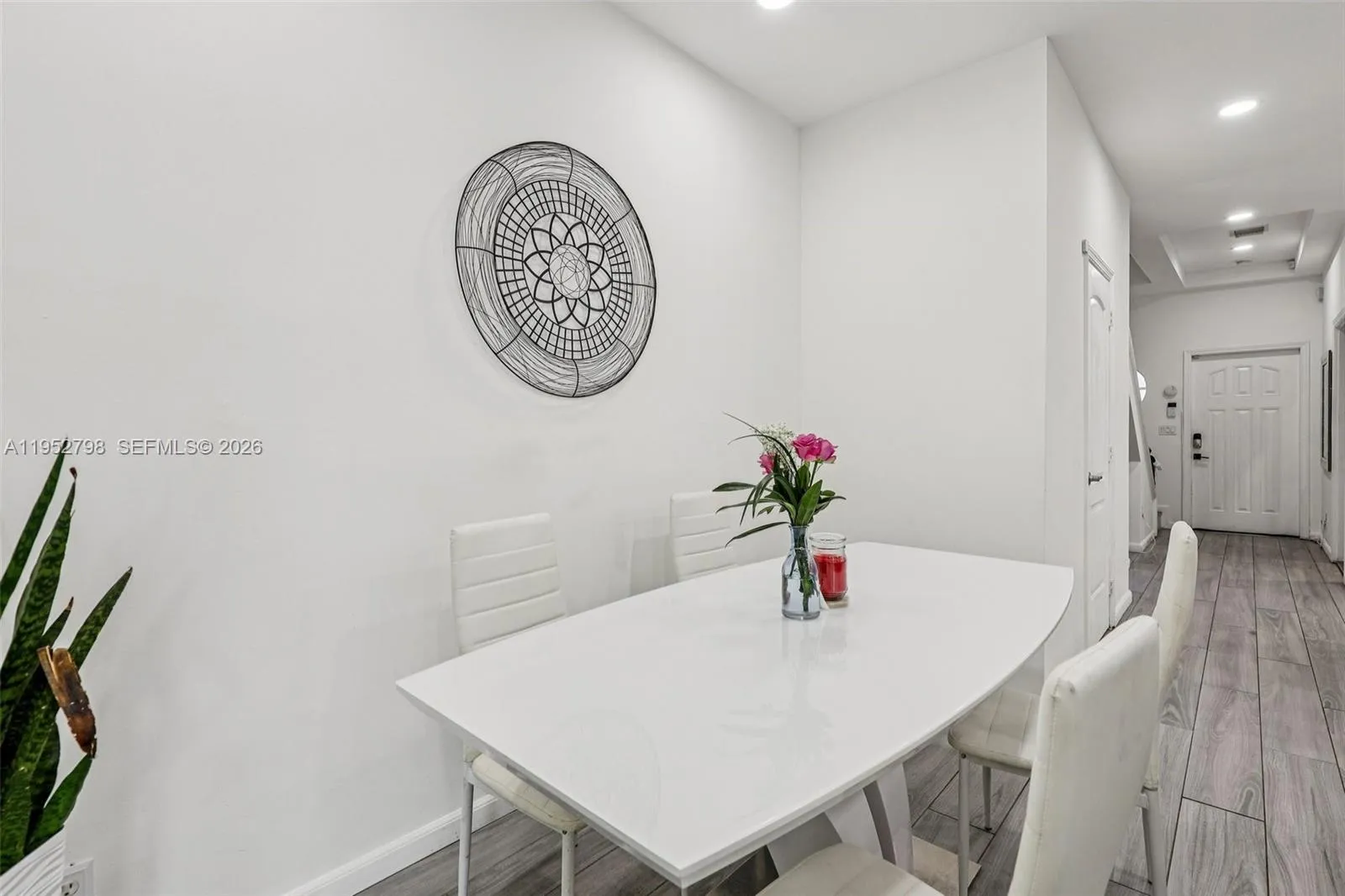 2307 Washington St 5, Hollywood, Florida 33020, Hollywood, Florida 33020, 3 Bedrooms Bedrooms, ,2 BathroomsBathrooms,Residential,For Sale,2307 Washington St 5, Hollywood, Florida 33020,A11952798