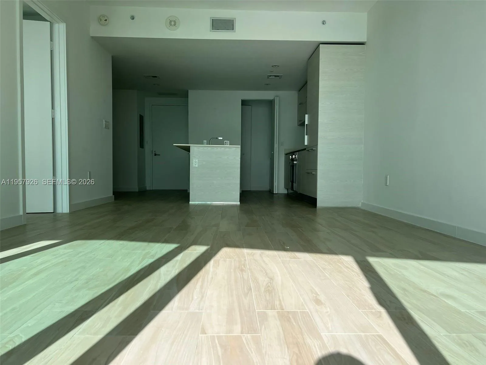 1300 S Miami Ave 4504, Miami, Florida 33131, Miami, Florida 33131, 1 Bedroom Bedrooms, ,1 BathroomBathrooms,Residential Lease,For Rent,1300 S Miami Ave 4504, Miami, Florida 33131,A11957926