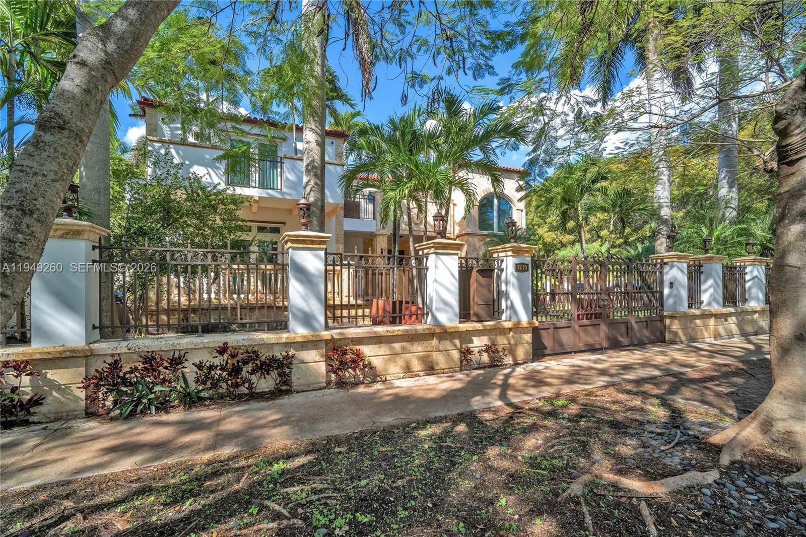 1710 S Miami Ave, Miami, Florida 33129, Miami, Florida 33129, 7 Bedrooms Bedrooms, ,7 BathroomsBathrooms,Residential,For Sale,1710 S Miami Ave, Miami, Florida 33129,A11949260