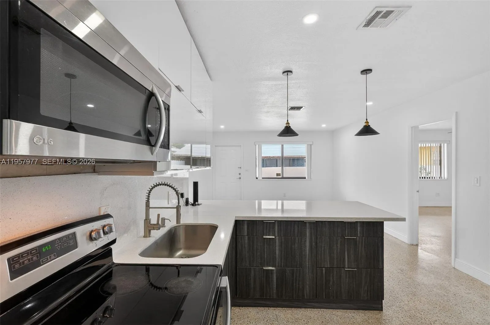 4727 Nw 4th St 4727, Miami, Florida 33126, Miami, Florida 33126, 3 Bedrooms Bedrooms, ,2 BathroomsBathrooms,Residential Lease,For Rent,4727 Nw 4th St 4727, Miami, Florida 33126,A11957977