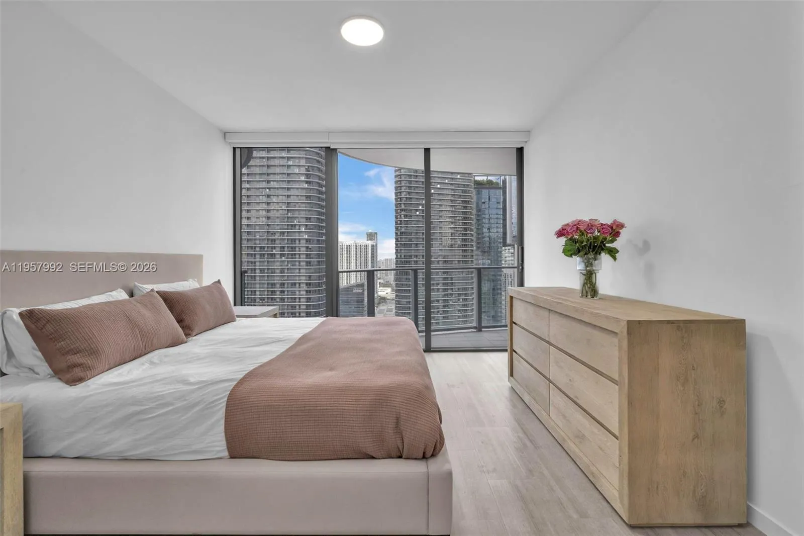 1000 Brickell Plz 3112, Miami, Florida 33131, Miami, Florida 33131, 2 Bedrooms Bedrooms, ,2 BathroomsBathrooms,Residential Lease,For Rent,1000 Brickell Plz 3112, Miami, Florida 33131,A11957992