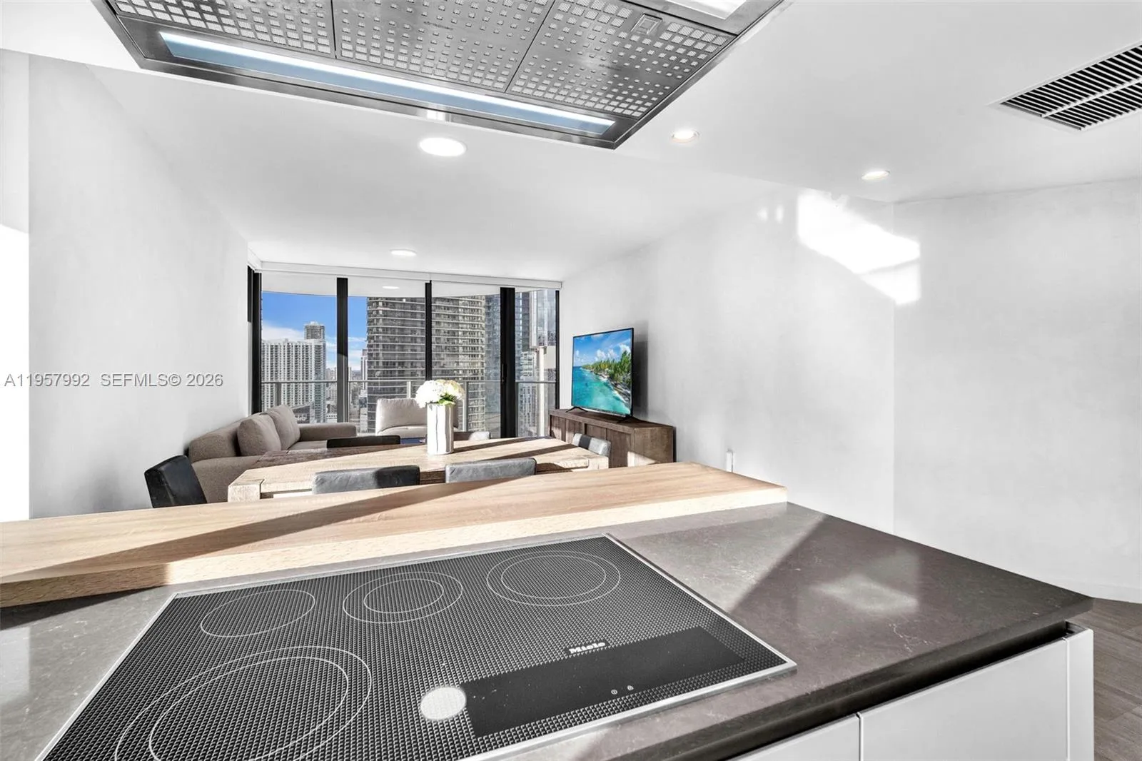 1000 Brickell Plz 3112, Miami, Florida 33131, Miami, Florida 33131, 2 Bedrooms Bedrooms, ,2 BathroomsBathrooms,Residential Lease,For Rent,1000 Brickell Plz 3112, Miami, Florida 33131,A11957992
