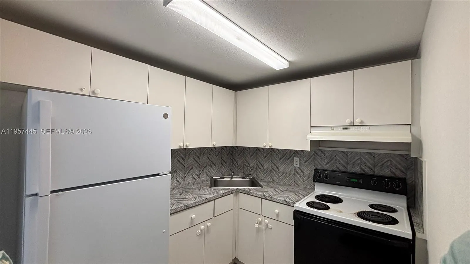 666 W 81st St 304, Hialeah, Florida 33014, Hialeah, Florida 33014, 2 Bedrooms Bedrooms, ,1 BathroomBathrooms,Residential Lease,For Rent,666 W 81st St 304, Hialeah, Florida 33014,A11957445
