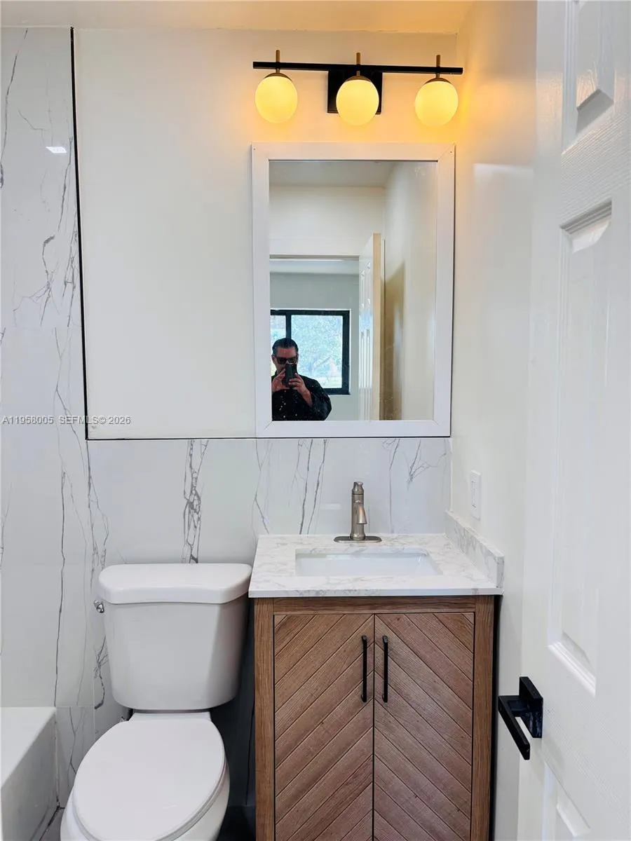 220 Nw 27th Ave, Pompano Beach, Florida 33069, Pompano Beach, Florida 33069, ,Residential Income,For Sale,220 Nw 27th Ave, Pompano Beach, Florida 33069,A11958005