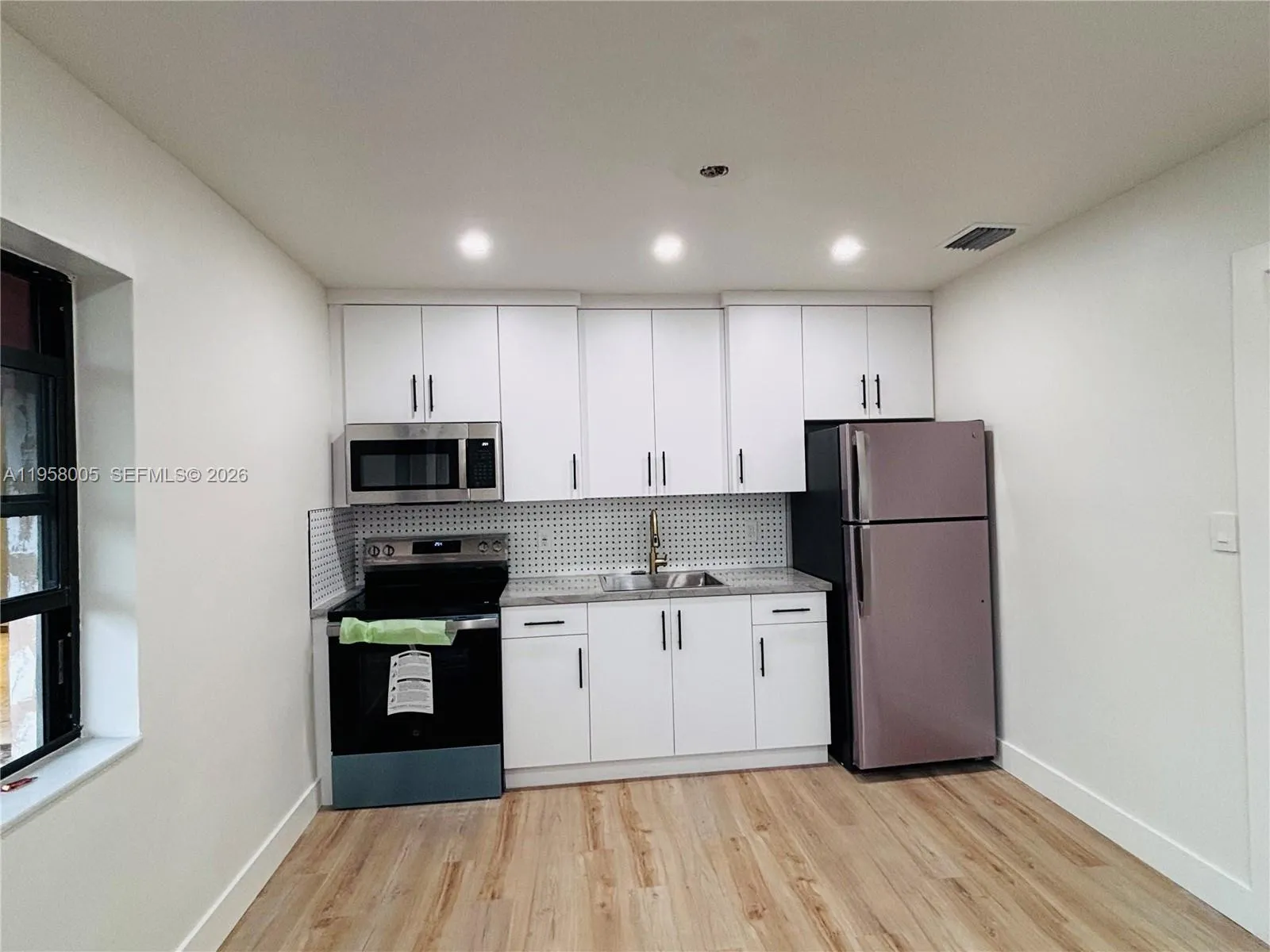 220 Nw 27th Ave, Pompano Beach, Florida 33069, Pompano Beach, Florida 33069, ,Residential Income,For Sale,220 Nw 27th Ave, Pompano Beach, Florida 33069,A11958005