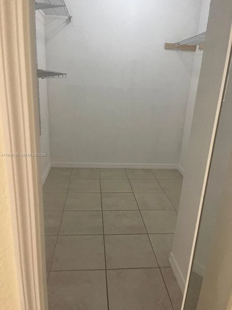 Second walk in Closet