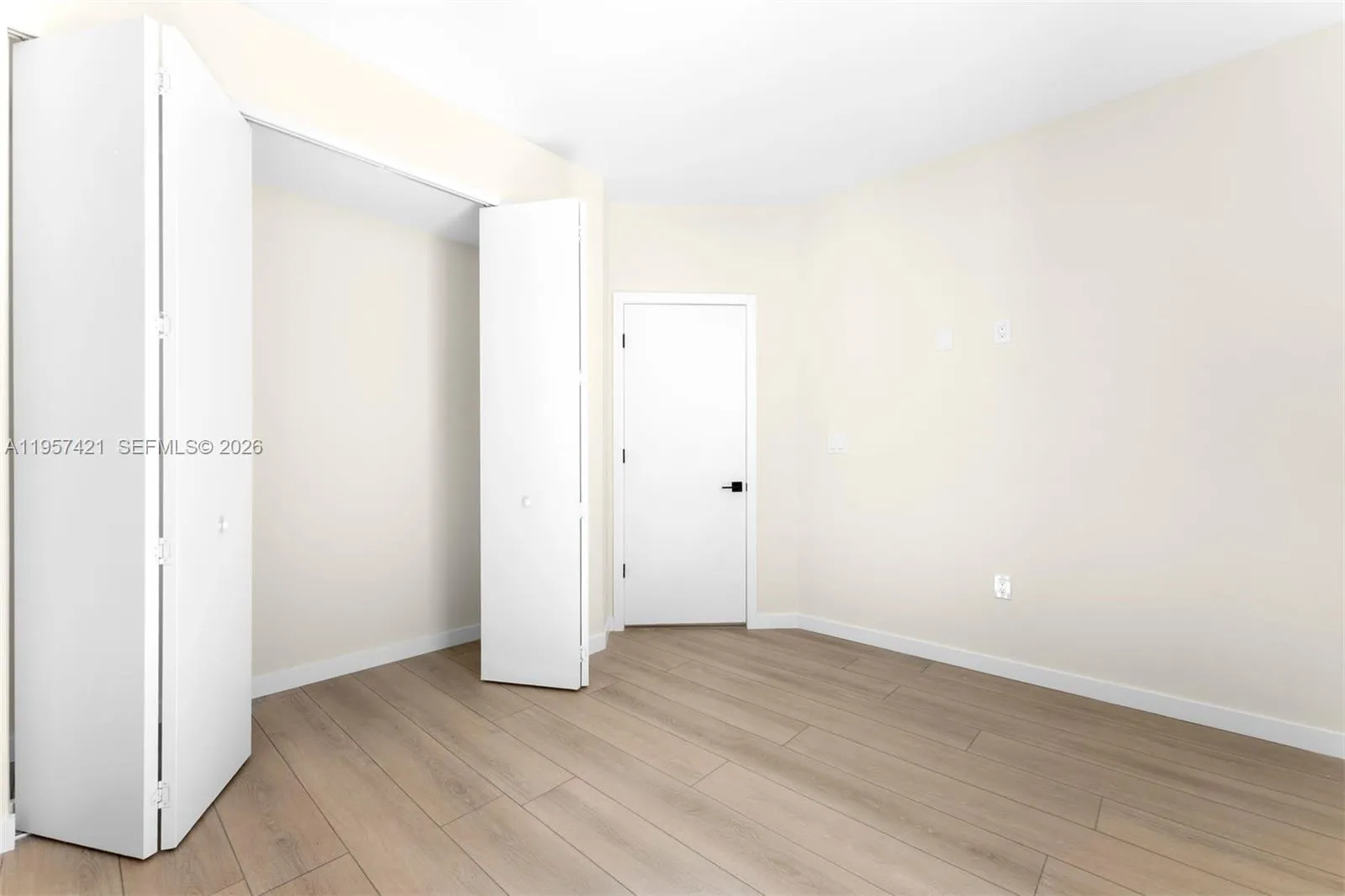 2501 Sw 27 St 2, Miami, Florida 33133, Miami, Florida 33133, 3 Bedrooms Bedrooms, ,3 BathroomsBathrooms,Residential,For Sale,2501 Sw 27 St 2, Miami, Florida 33133,A11957421