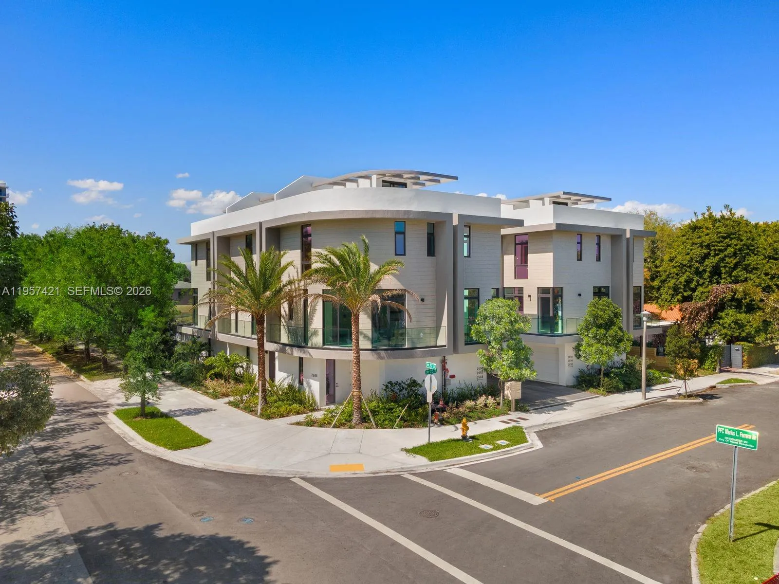 2501 Sw 27 St 2, Miami, Florida 33133, Miami, Florida 33133, 3 Bedrooms Bedrooms, ,3 BathroomsBathrooms,Residential,For Sale,2501 Sw 27 St 2, Miami, Florida 33133,A11957421