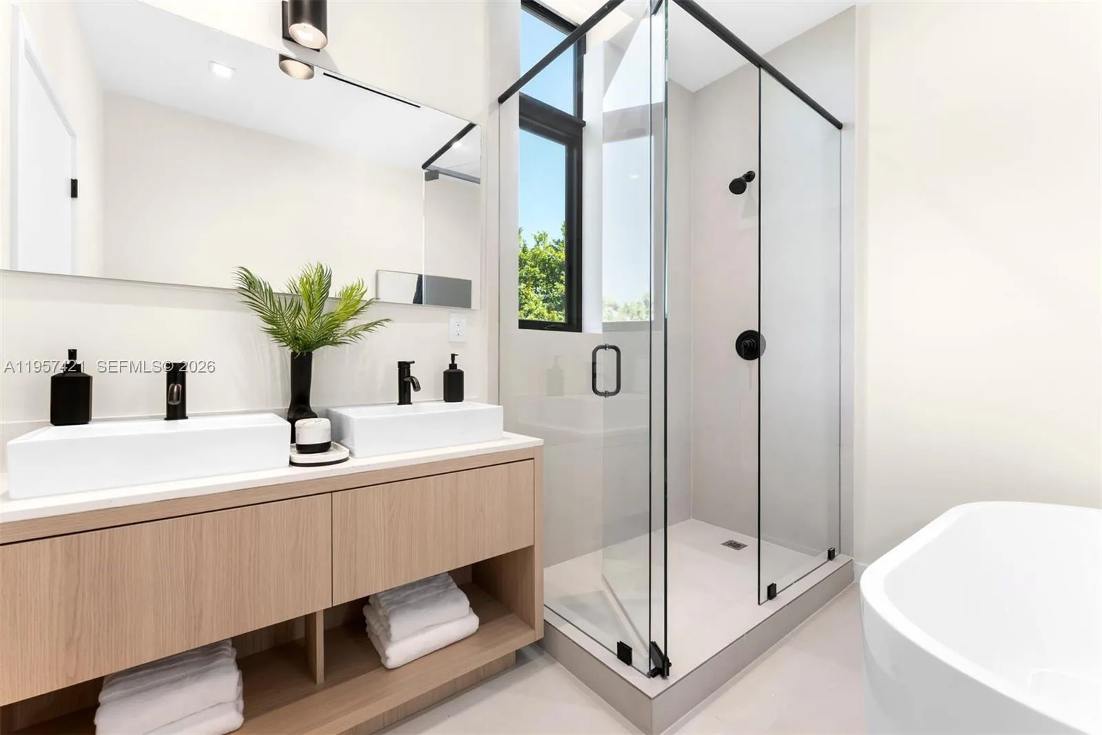 2501 Sw 27 St 2, Miami, Florida 33133, Miami, Florida 33133, 3 Bedrooms Bedrooms, ,3 BathroomsBathrooms,Residential,For Sale,2501 Sw 27 St 2, Miami, Florida 33133,A11957421