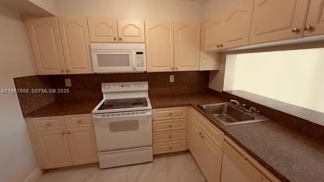 Miami, Florida 33175, 1 Bedroom Bedrooms, ,1 BathroomBathrooms,Residential Lease,For Rent,A11957658