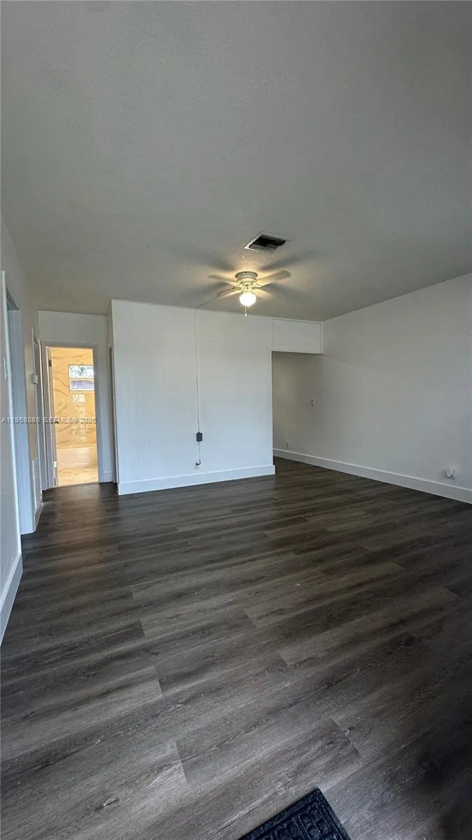 4011 Ne 8th Ave B, Deerfield Beach, Florida 33064, Deerfield Beach, Florida 33064, 2 Bedrooms Bedrooms, ,1 BathroomBathrooms,Residential Lease,For Rent,4011 Ne 8th Ave B, Deerfield Beach, Florida 33064,A11958080