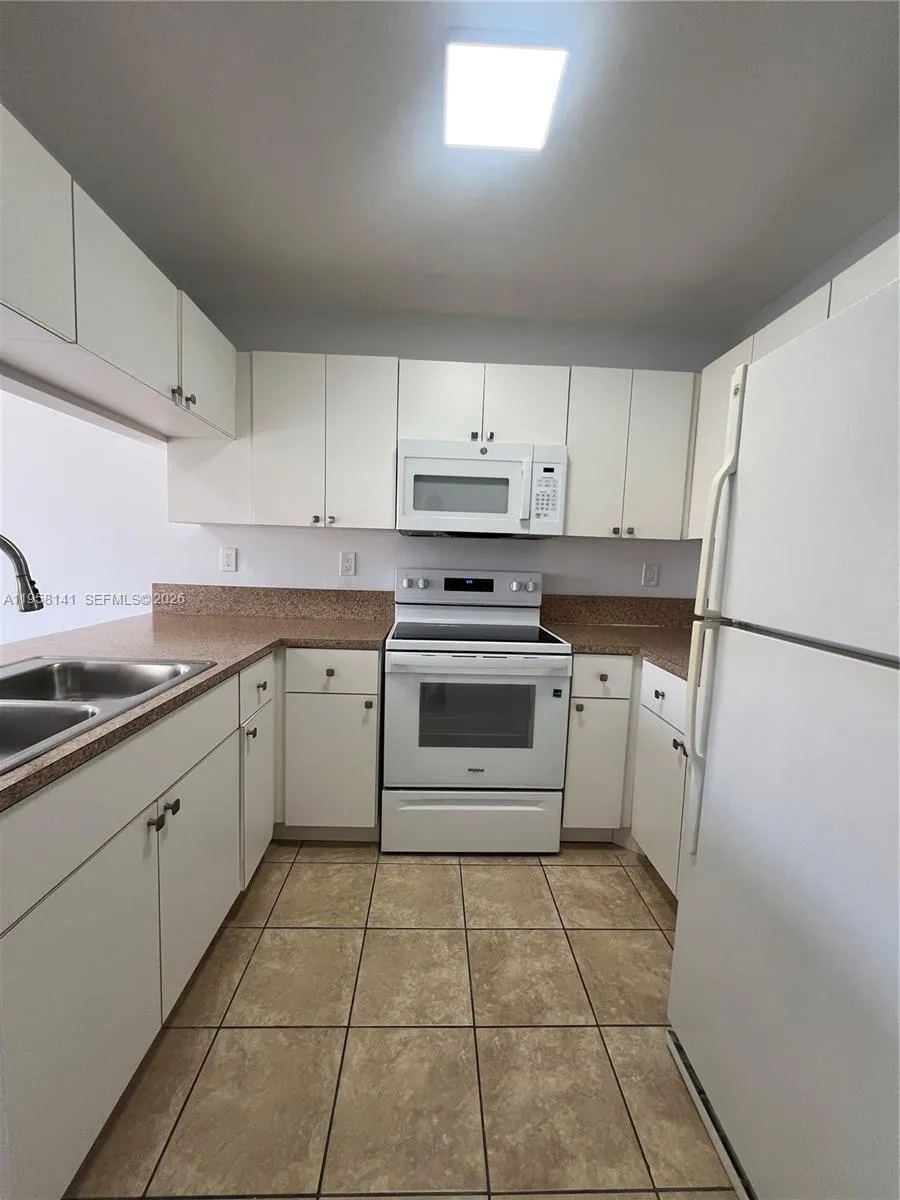 9720 Sw 184th St 210, Cutler Bay, Florida 33157, Cutler Bay, Florida 33157, 1 Bedroom Bedrooms, ,1 BathroomBathrooms,Residential Lease,For Rent,9720 Sw 184th St 210, Cutler Bay, Florida 33157,A11958141