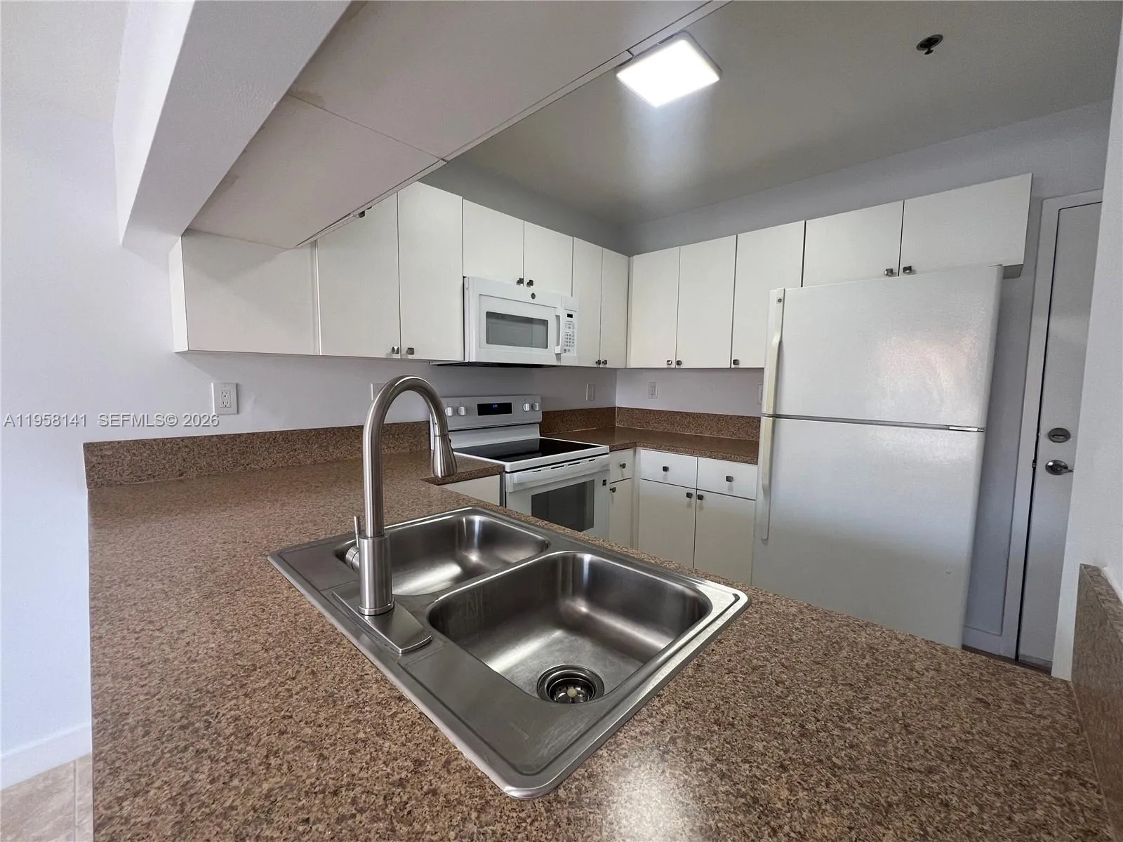 9720 Sw 184th St 210, Cutler Bay, Florida 33157, Cutler Bay, Florida 33157, 1 Bedroom Bedrooms, ,1 BathroomBathrooms,Residential Lease,For Rent,9720 Sw 184th St 210, Cutler Bay, Florida 33157,A11958141