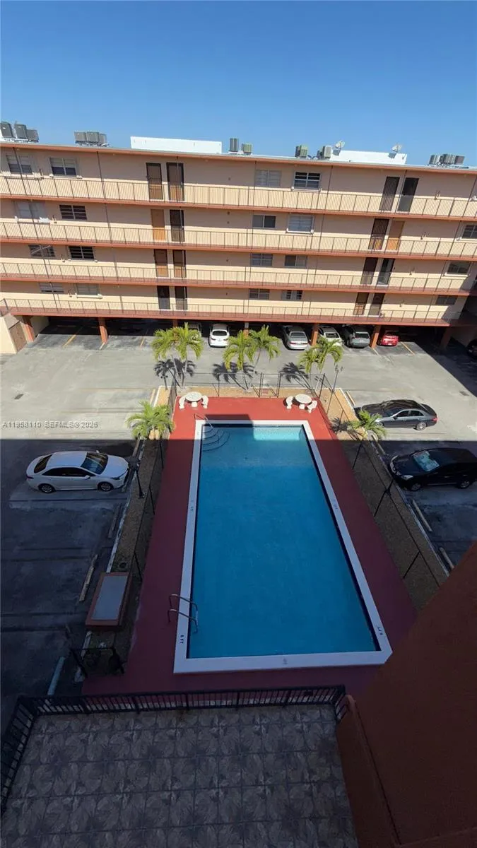 1075 W 68th St 403, Hialeah, Florida 33014, Hialeah, Florida 33014, 2 Bedrooms Bedrooms, ,1 BathroomBathrooms,Residential,For Sale,1075 W 68th St 403, Hialeah, Florida 33014,A11958110