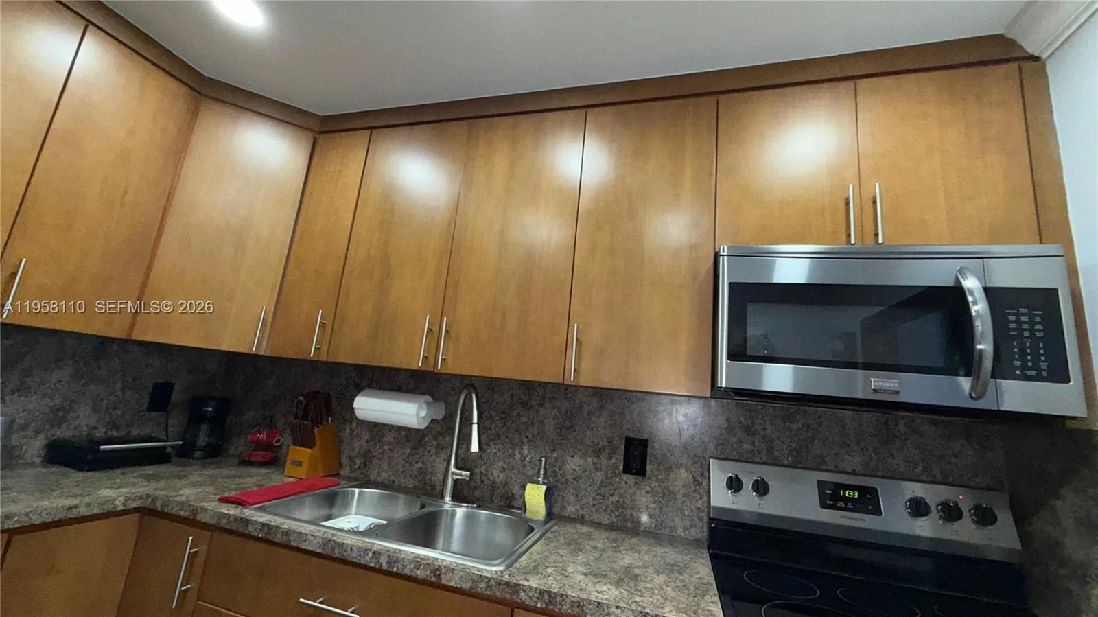 1075 W 68th St 403, Hialeah, Florida 33014, Hialeah, Florida 33014, 2 Bedrooms Bedrooms, ,1 BathroomBathrooms,Residential,For Sale,1075 W 68th St 403, Hialeah, Florida 33014,A11958110