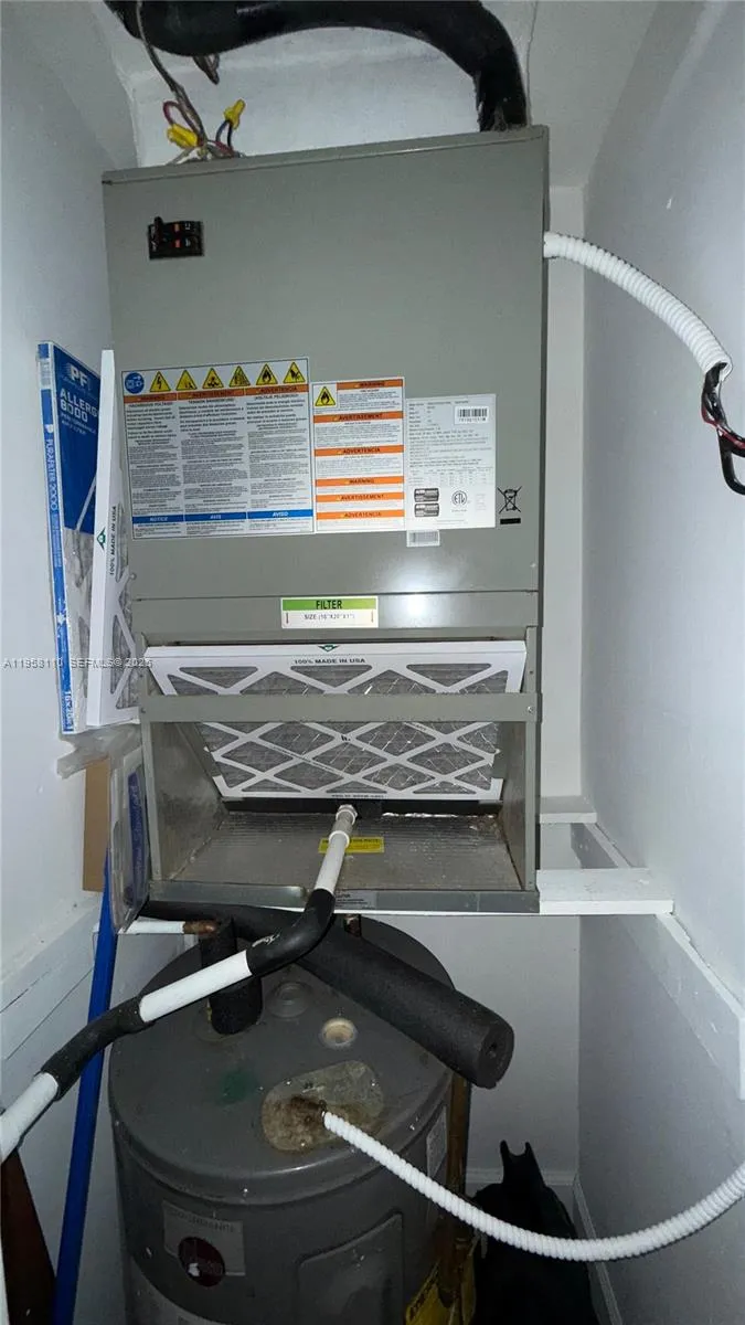 1075 W 68th St 403, Hialeah, Florida 33014, Hialeah, Florida 33014, 2 Bedrooms Bedrooms, ,1 BathroomBathrooms,Residential,For Sale,1075 W 68th St 403, Hialeah, Florida 33014,A11958110
