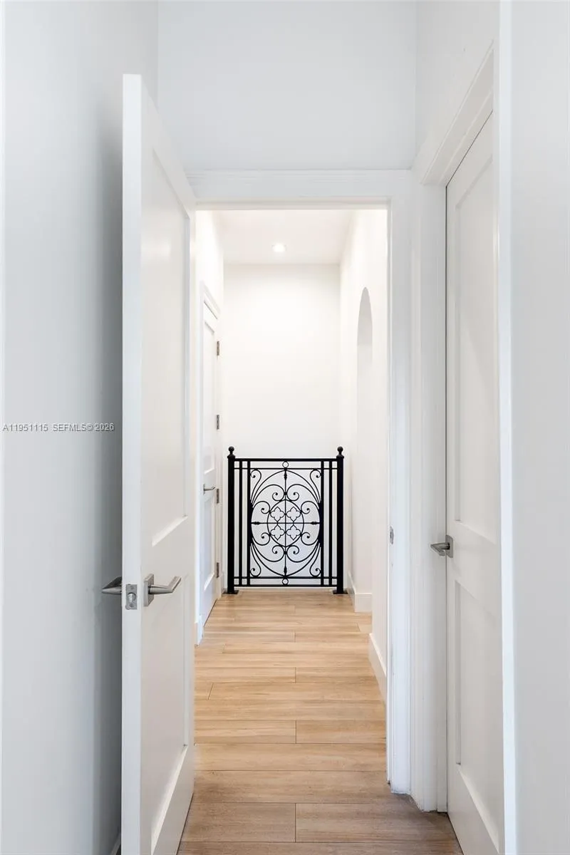 315 Santander Ave 317, Coral Gables, Florida 33134, Coral Gables, Florida 33134, 3 Bedrooms Bedrooms, ,3 BathroomsBathrooms,Residential,For Sale,315 Santander Ave 317, Coral Gables, Florida 33134,A11951115