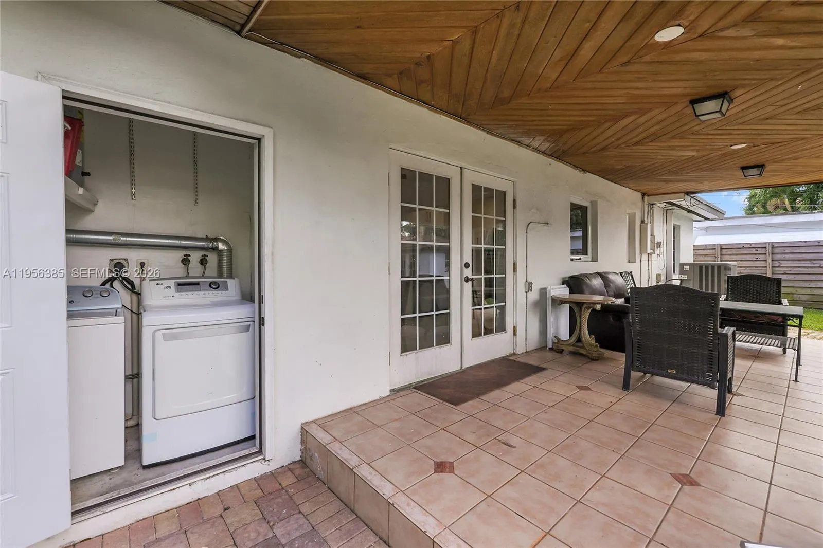 3614 Sw 58th Ave, Miami, Florida 33155, Miami, Florida 33155, 4 Bedrooms Bedrooms, ,2 BathroomsBathrooms,Residential Lease,For Rent,3614 Sw 58th Ave, Miami, Florida 33155,A11956385