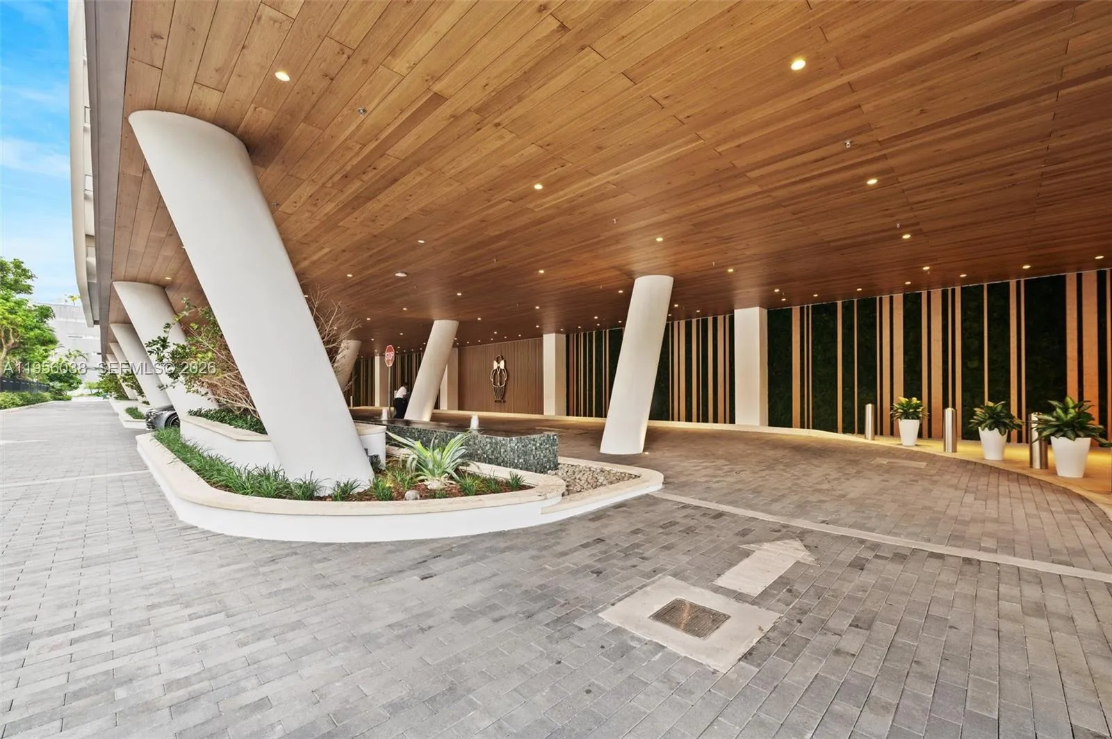 2655 S Bayshore Dr 805, Miami, Florida 33133, Miami, Florida 33133, 2 Bedrooms Bedrooms, ,2 BathroomsBathrooms,Residential,For Sale,2655 S Bayshore Dr 805, Miami, Florida 33133,A11956038