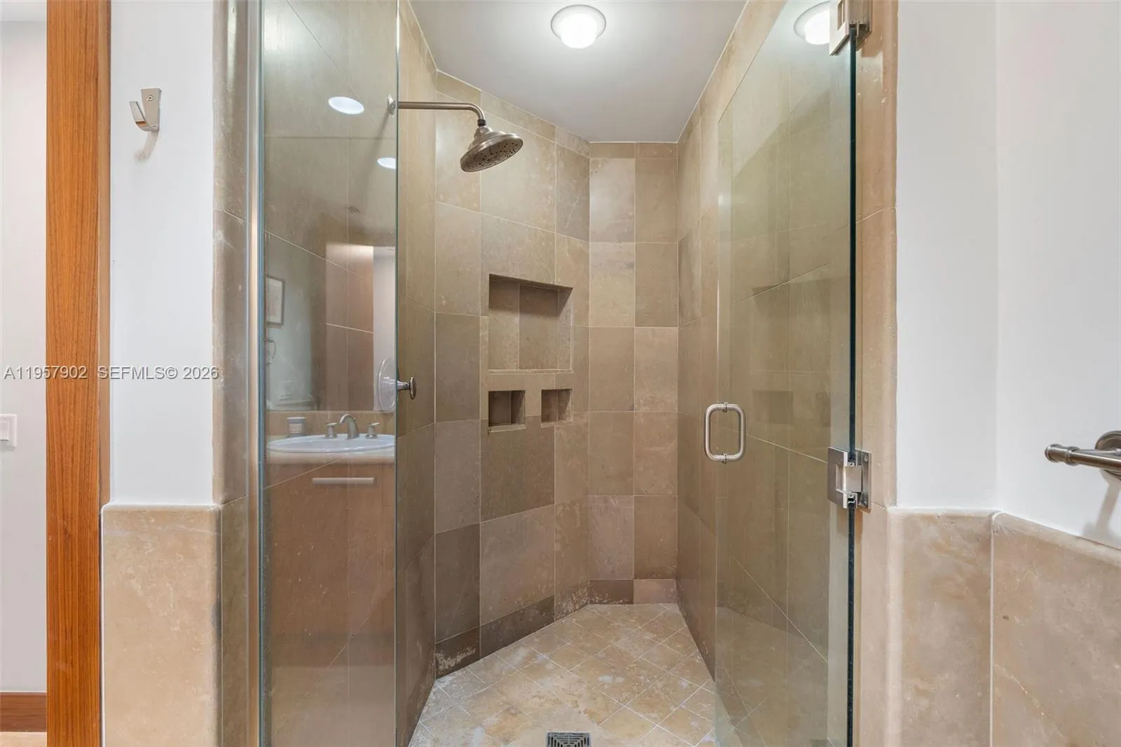 5959 Collins Ave 1001, Miami Beach, Florida 33140, Miami Beach, Florida 33140, 2 Bedrooms Bedrooms, ,3 BathroomsBathrooms,Residential,For Sale,5959 Collins Ave 1001, Miami Beach, Florida 33140,A11957902