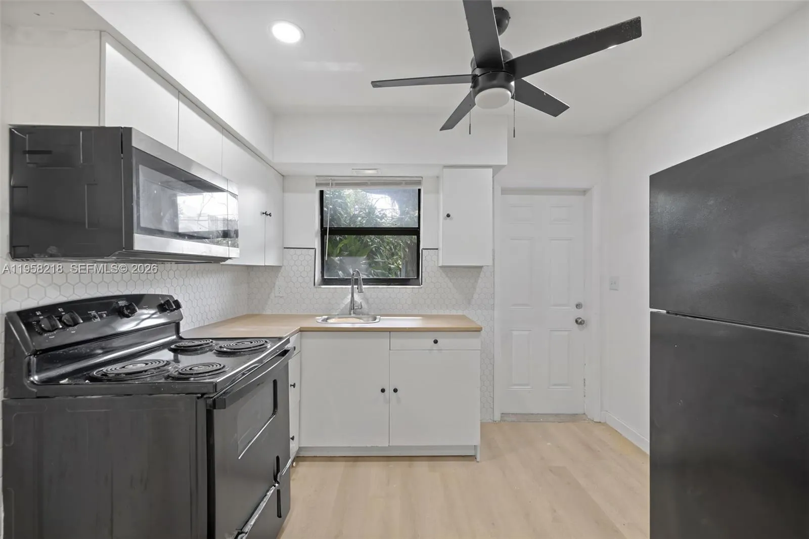 1956 Madison St, Hollywood, Florida 33020, Hollywood, Florida 33020, ,Residential Income,For Sale,1956 Madison St, Hollywood, Florida 33020,A11958218